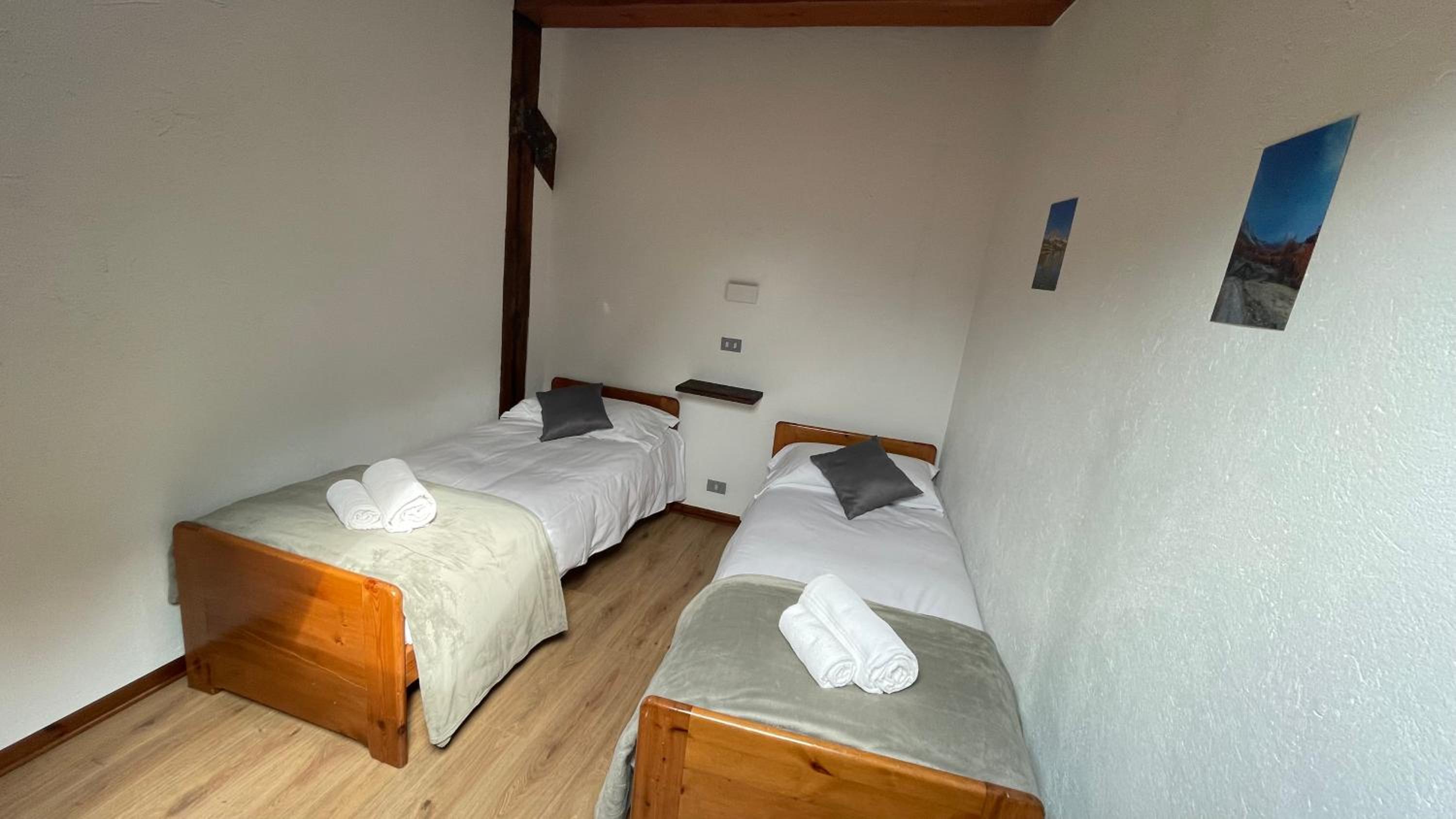 Quadruple Room with Mountain View photo 2