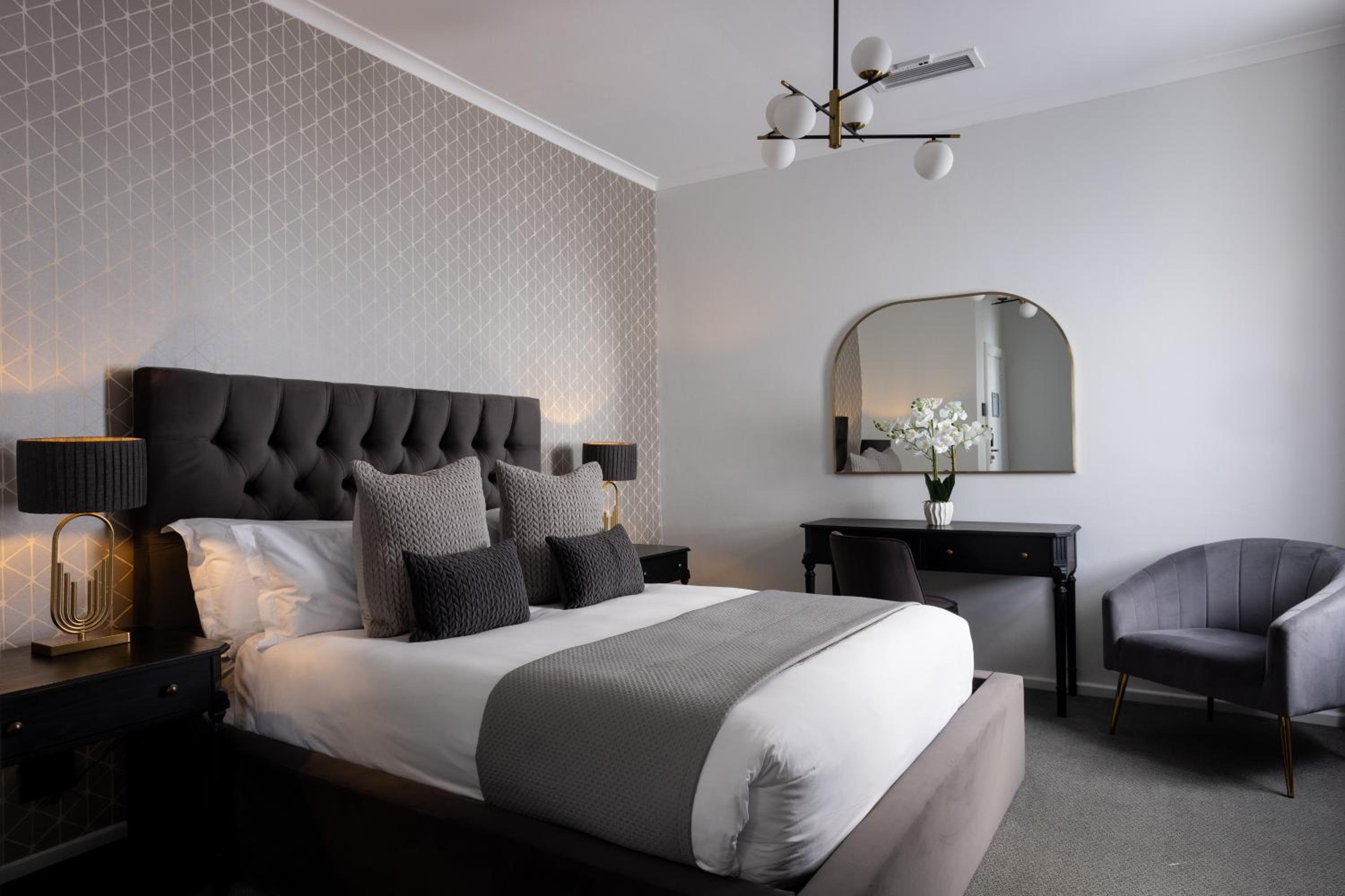 Deluxe Queen Room - Photo 4