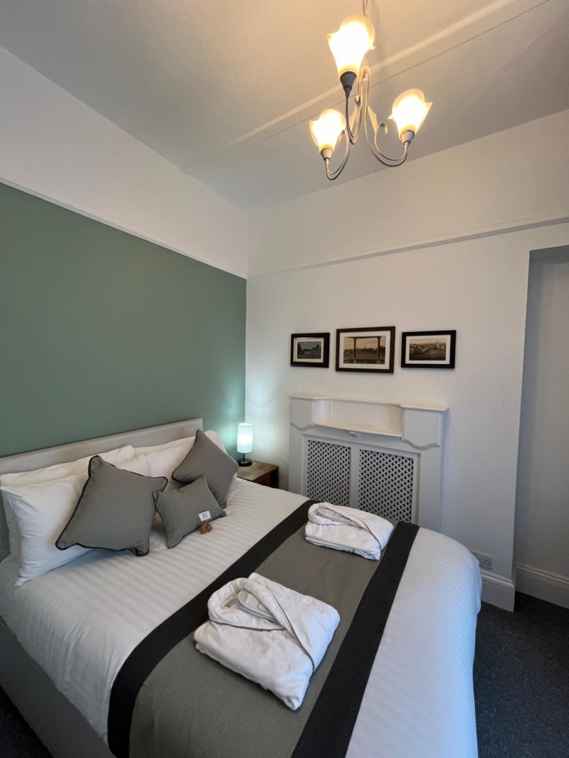 Double Room - Photo 3