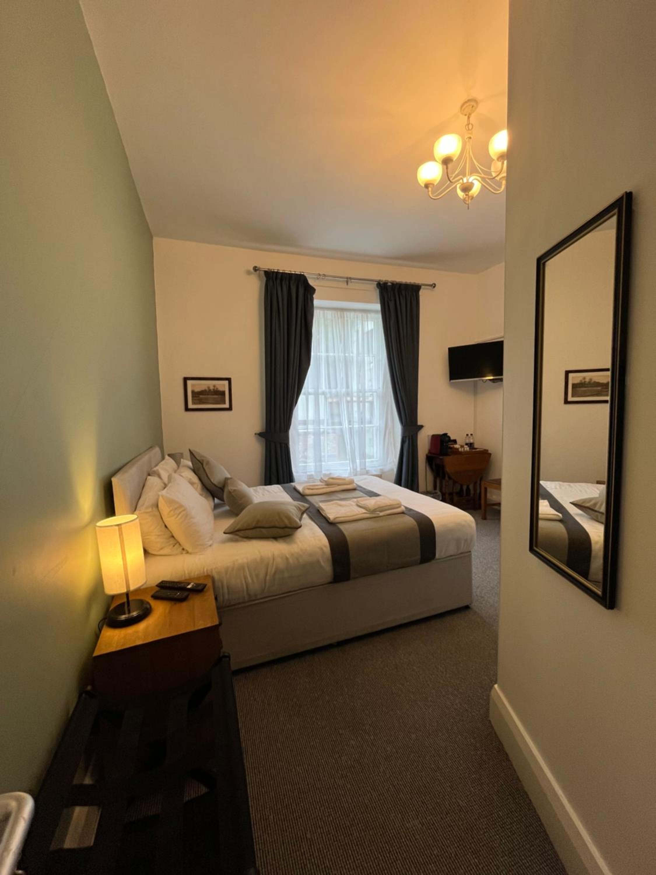 Double Room - Photo 6