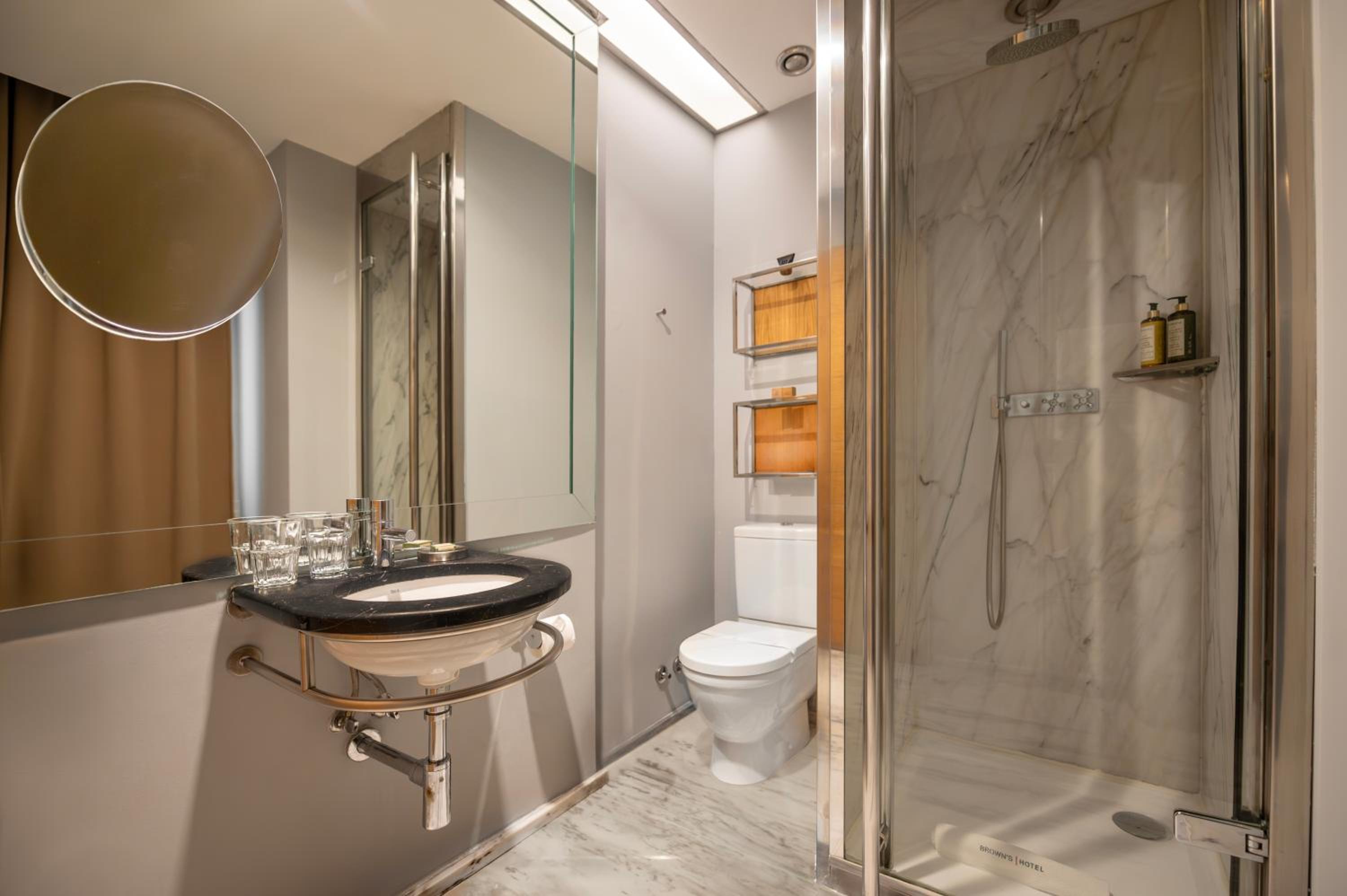Small Double Room - Photo 10