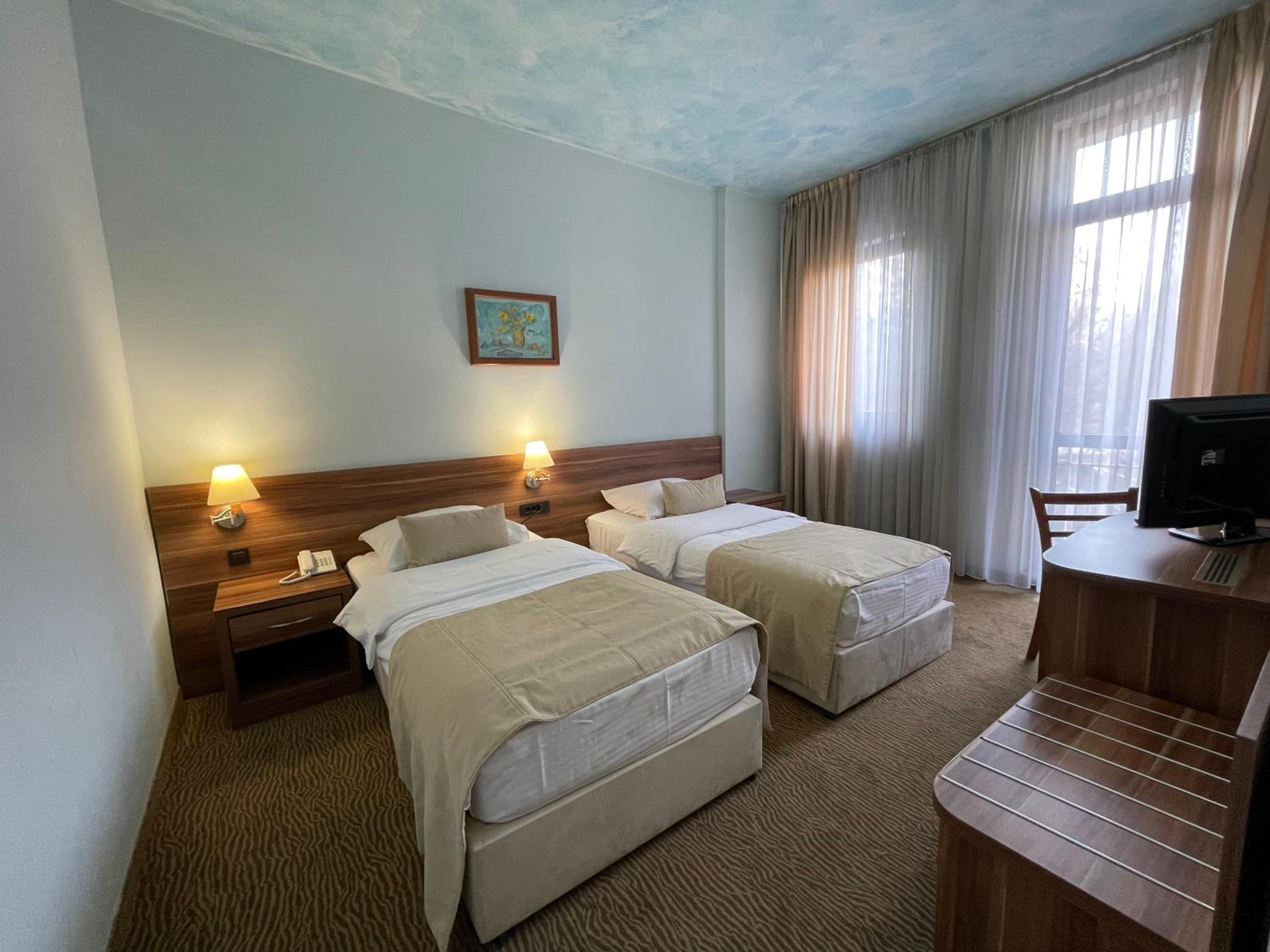 Superior Twin Room photo 2