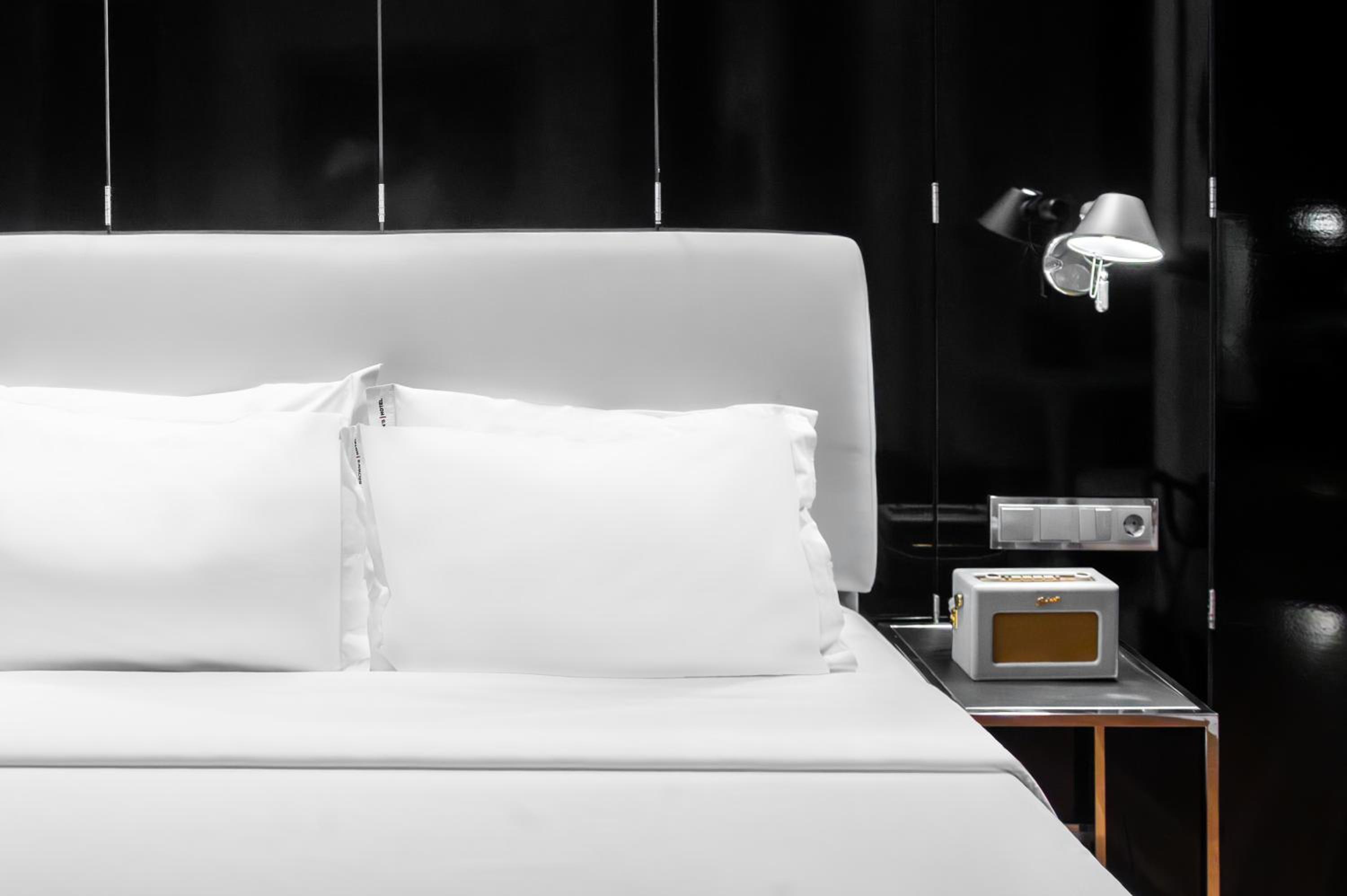 Small Double Room - Photo 7