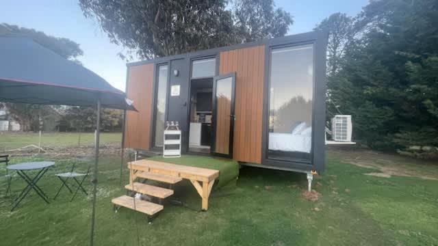 Mobile Home photo 1