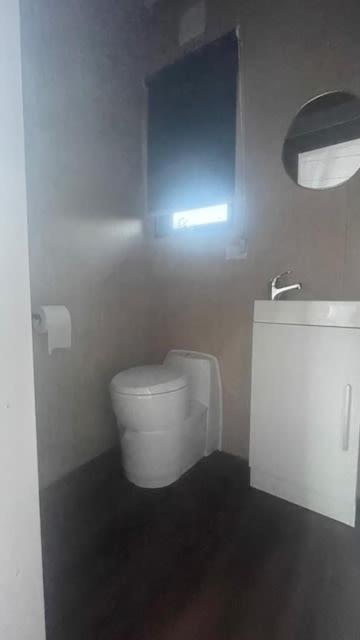 Mobile Home photo 3