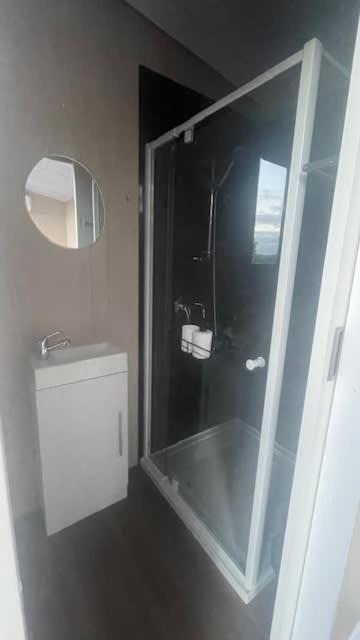 Mobile Home photo 2