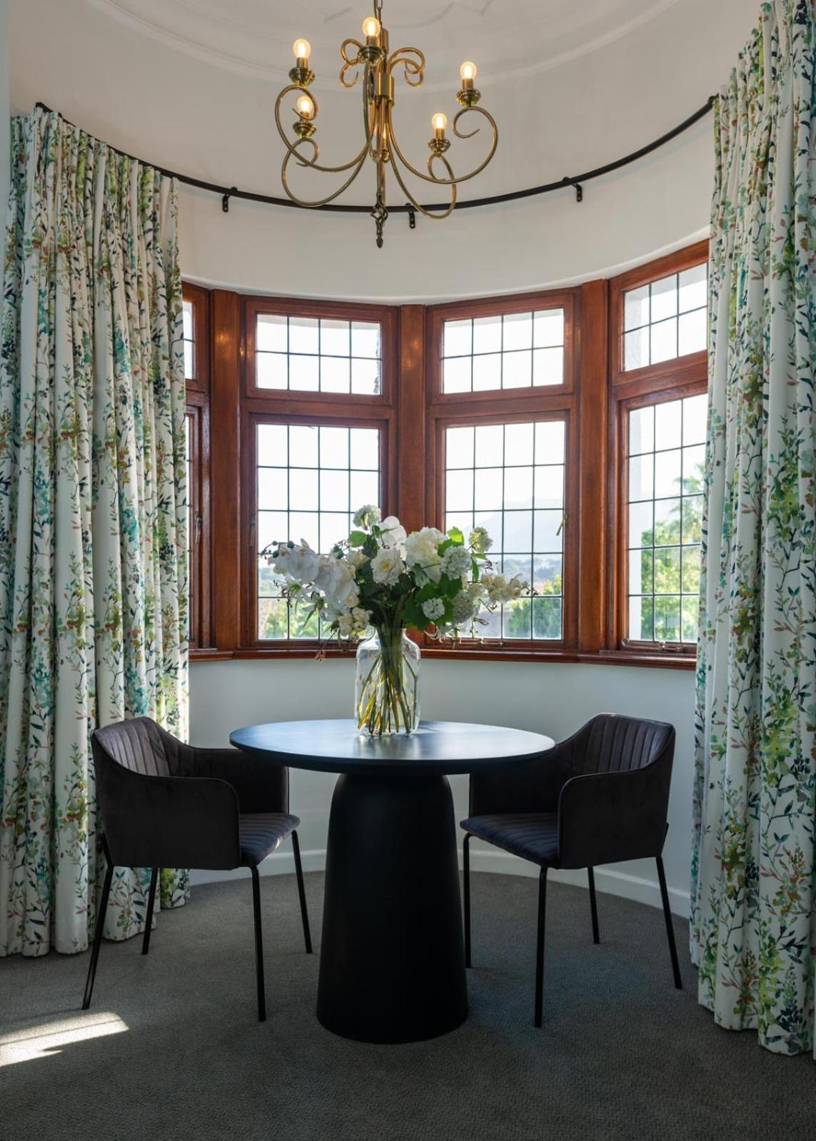Deluxe King Room - Photo 14