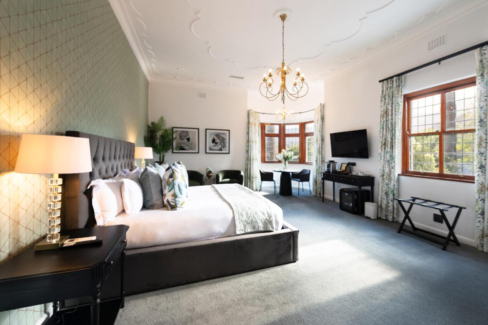 Deluxe King Room - Photo 23