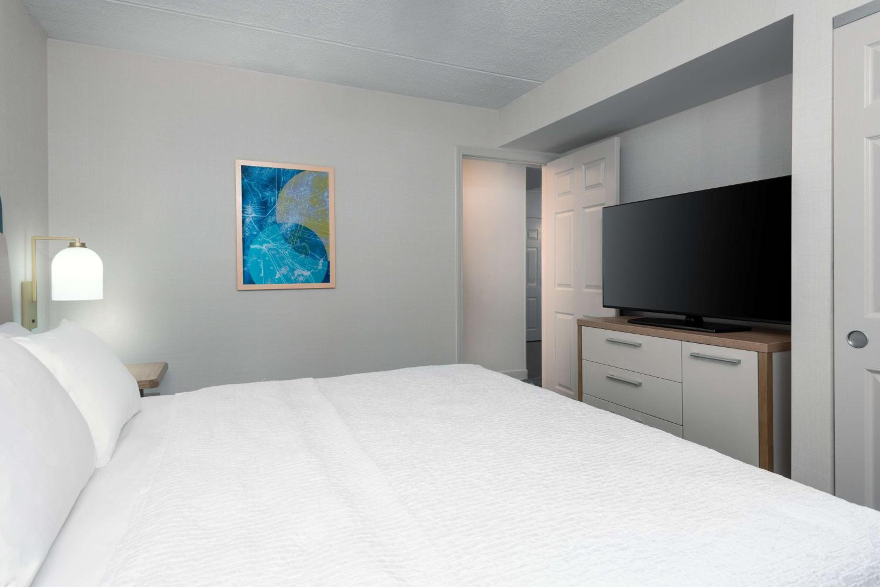 One-Bedroom King Suite - Non-Smoking - Photo 5