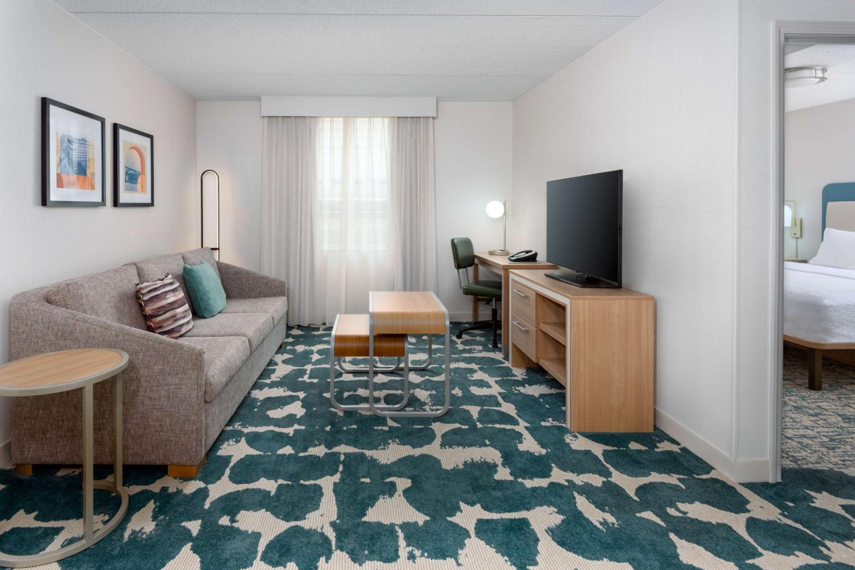 One-Bedroom King Suite - Non-Smoking - Photo 2