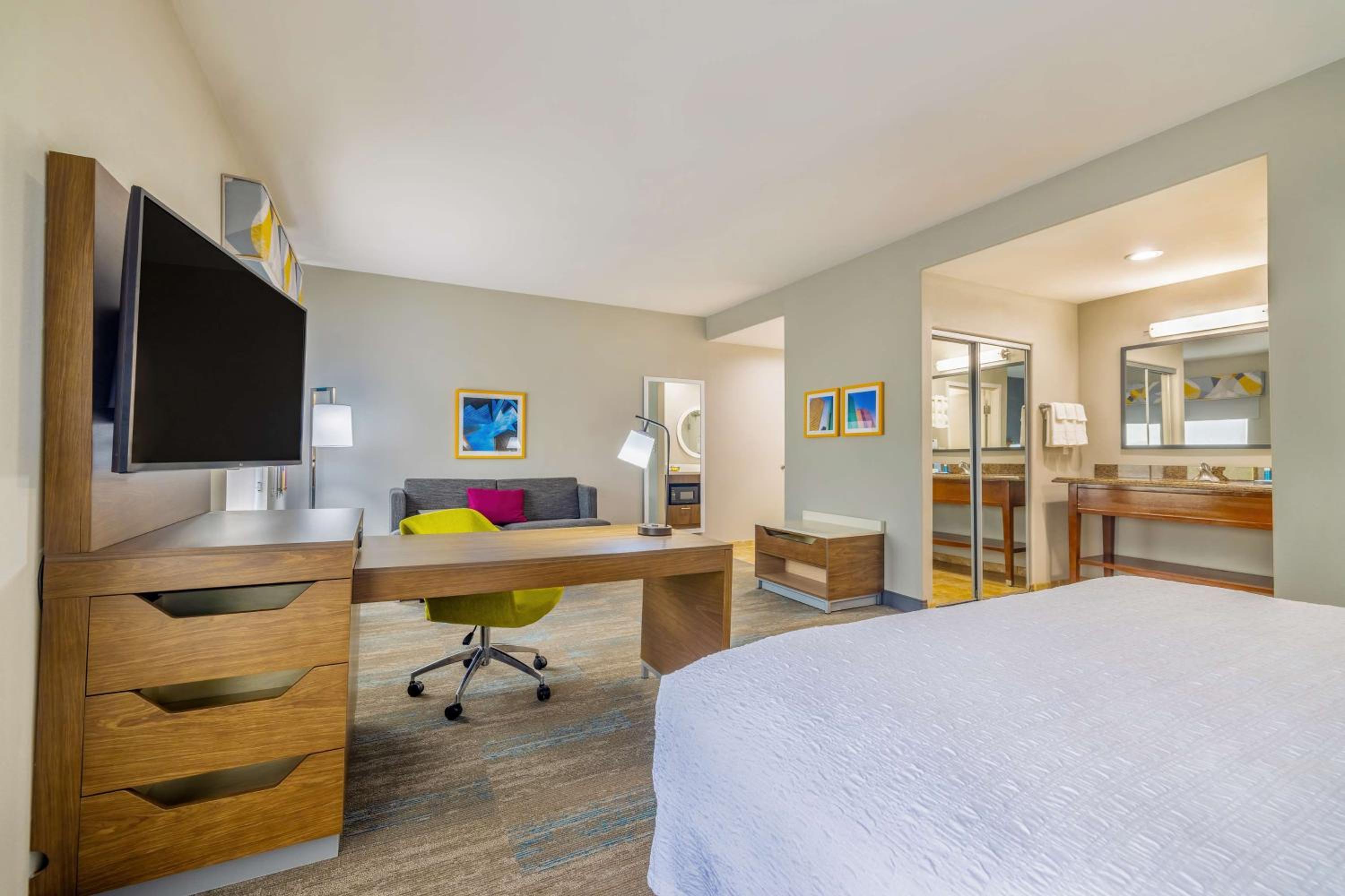 King Studio Suite - Non-Smoking - Photo 1