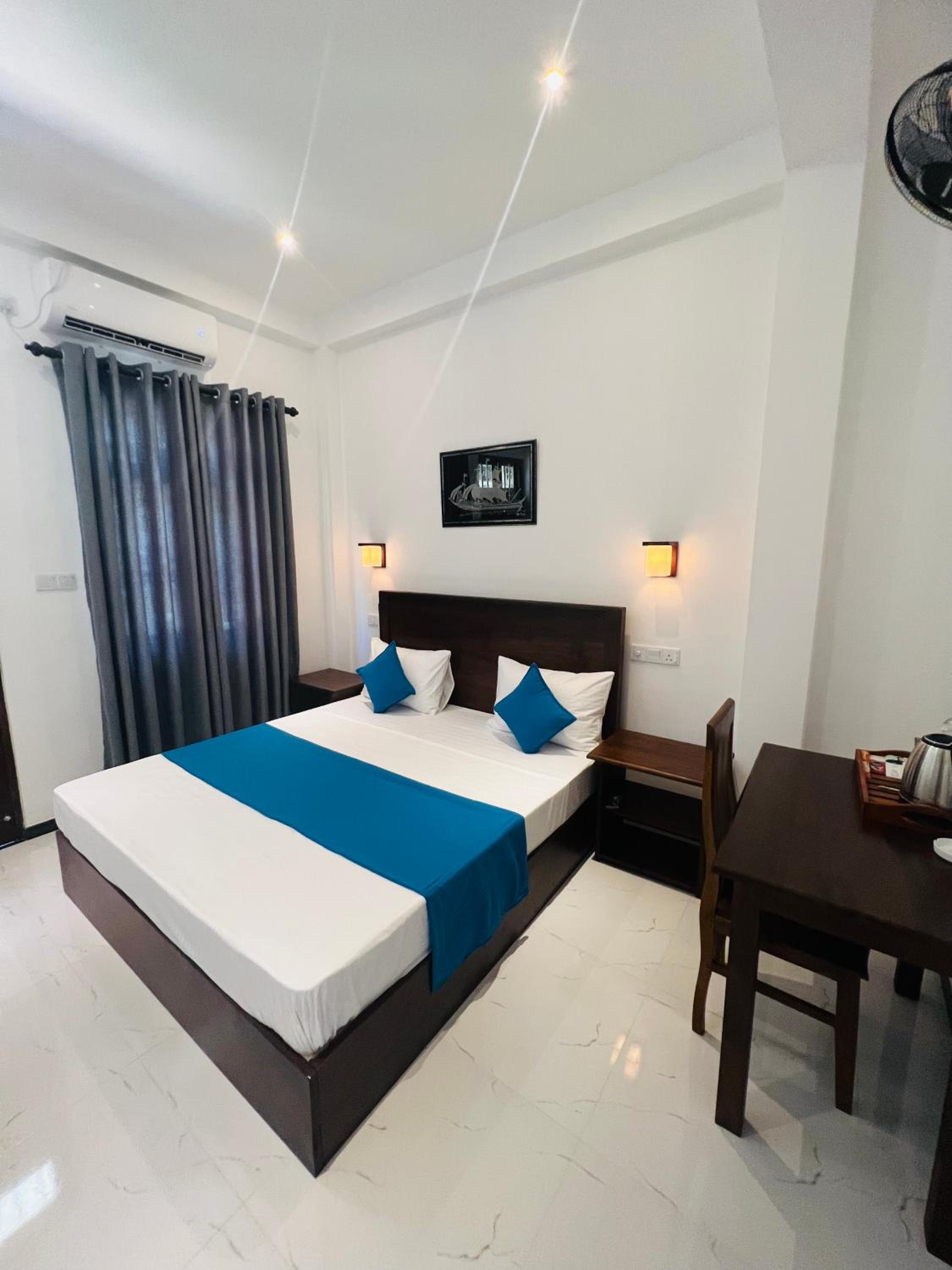 Deluxe Double Room with Balcony photo 1