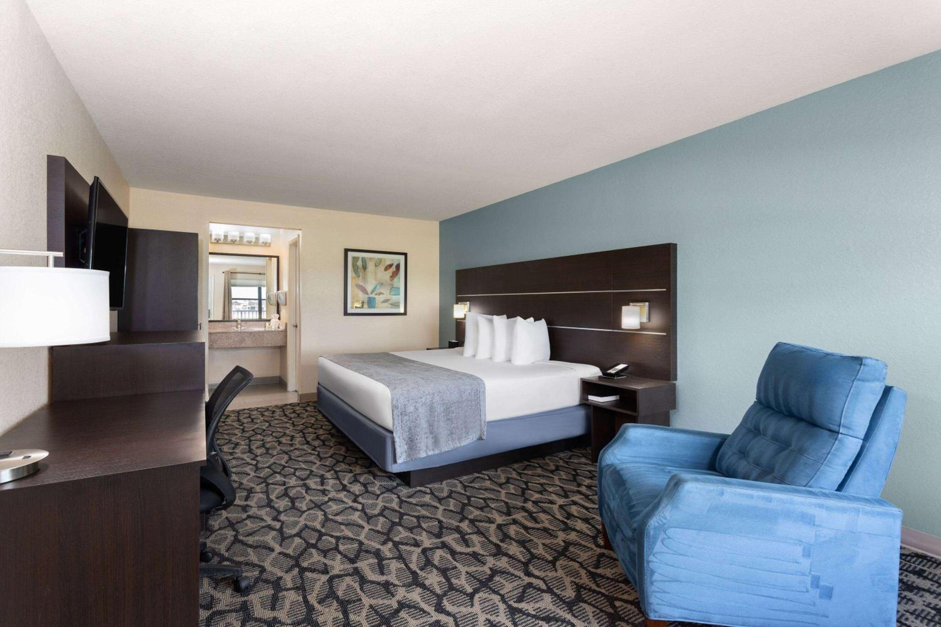 King Room - Non-Smoking - Photo 1