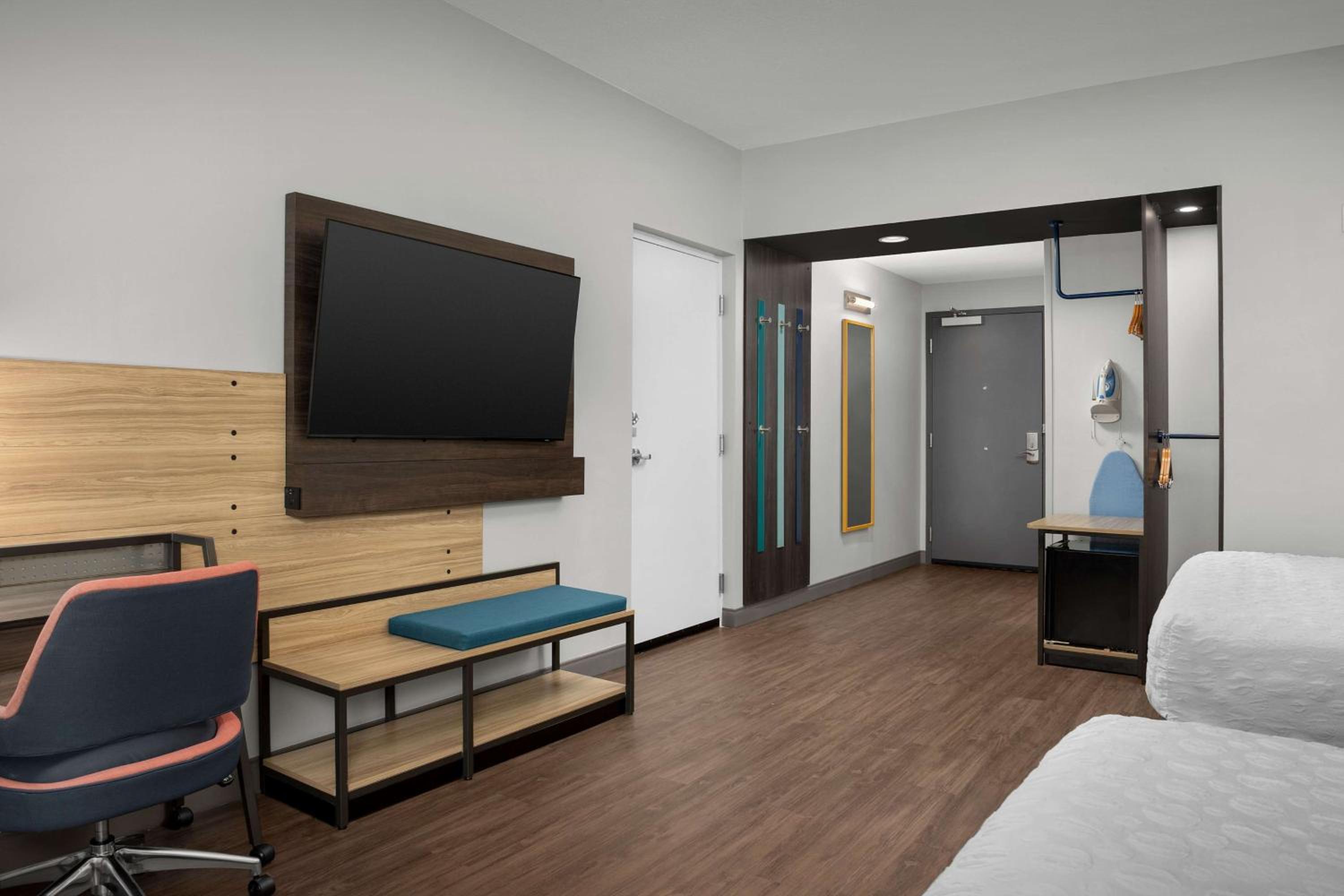 Queen Room with Two Queen Beds - Mobility Access - Photo 1