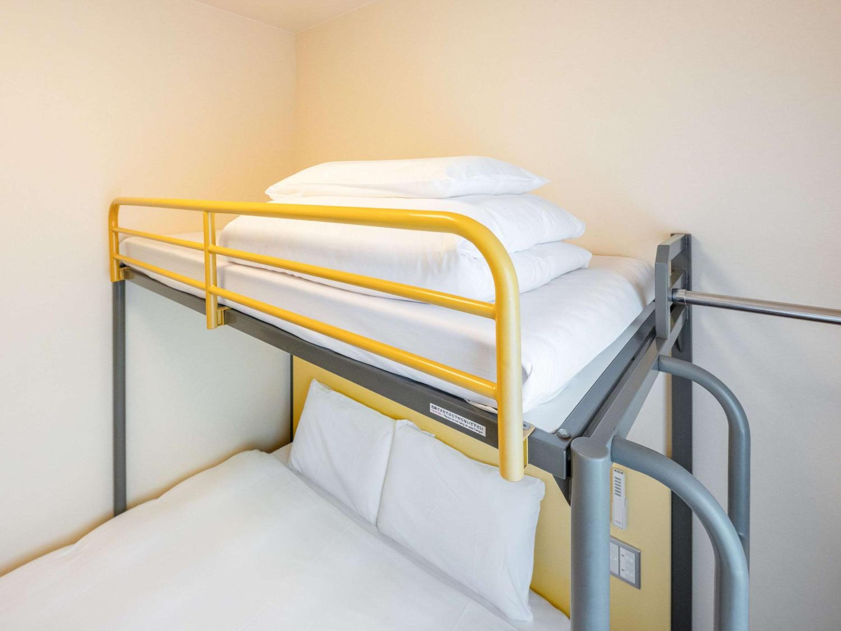Queen Room with a Loft Bed - Non Smoking - Photo 3