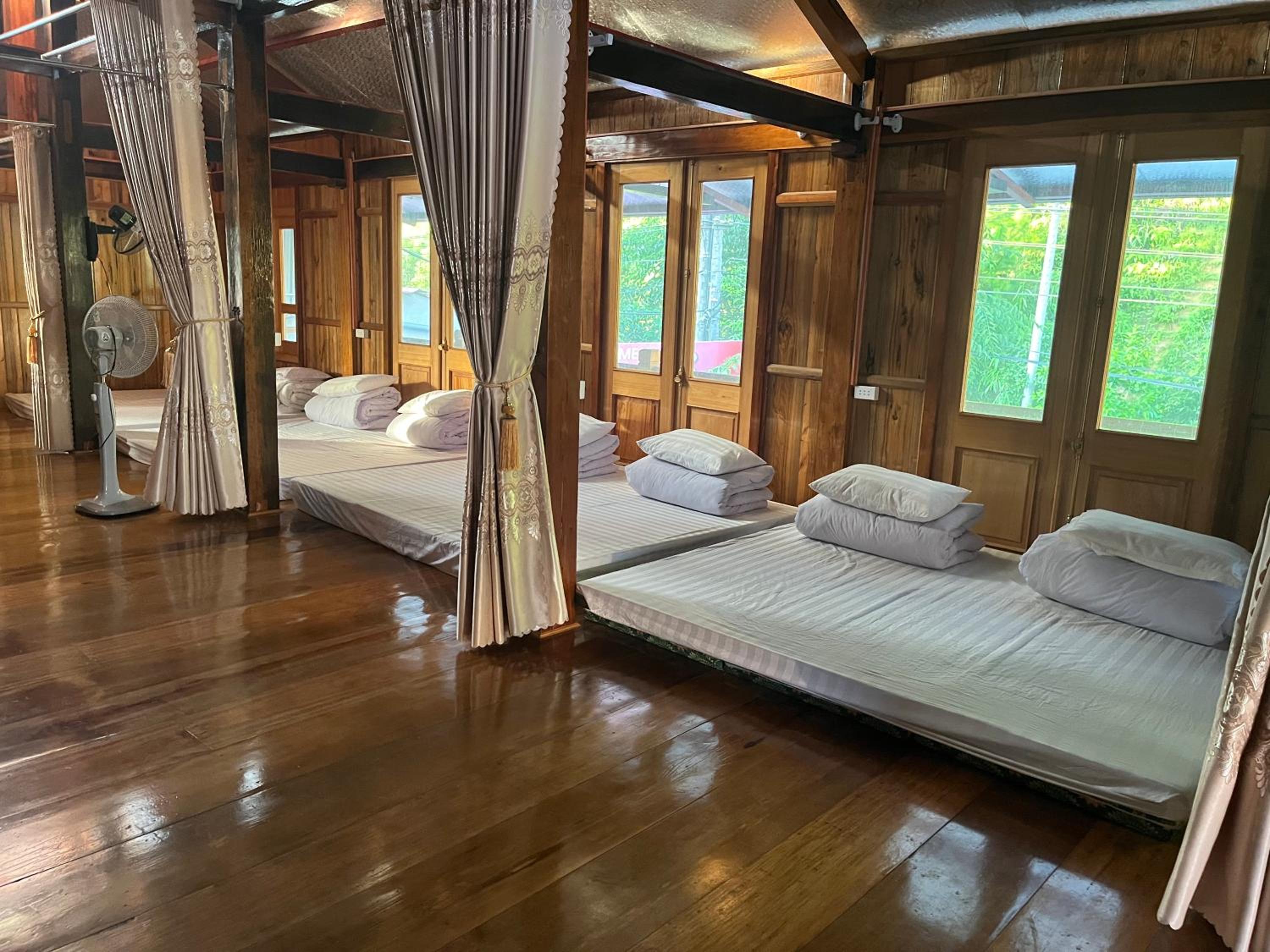 Mixed Dormitory Room