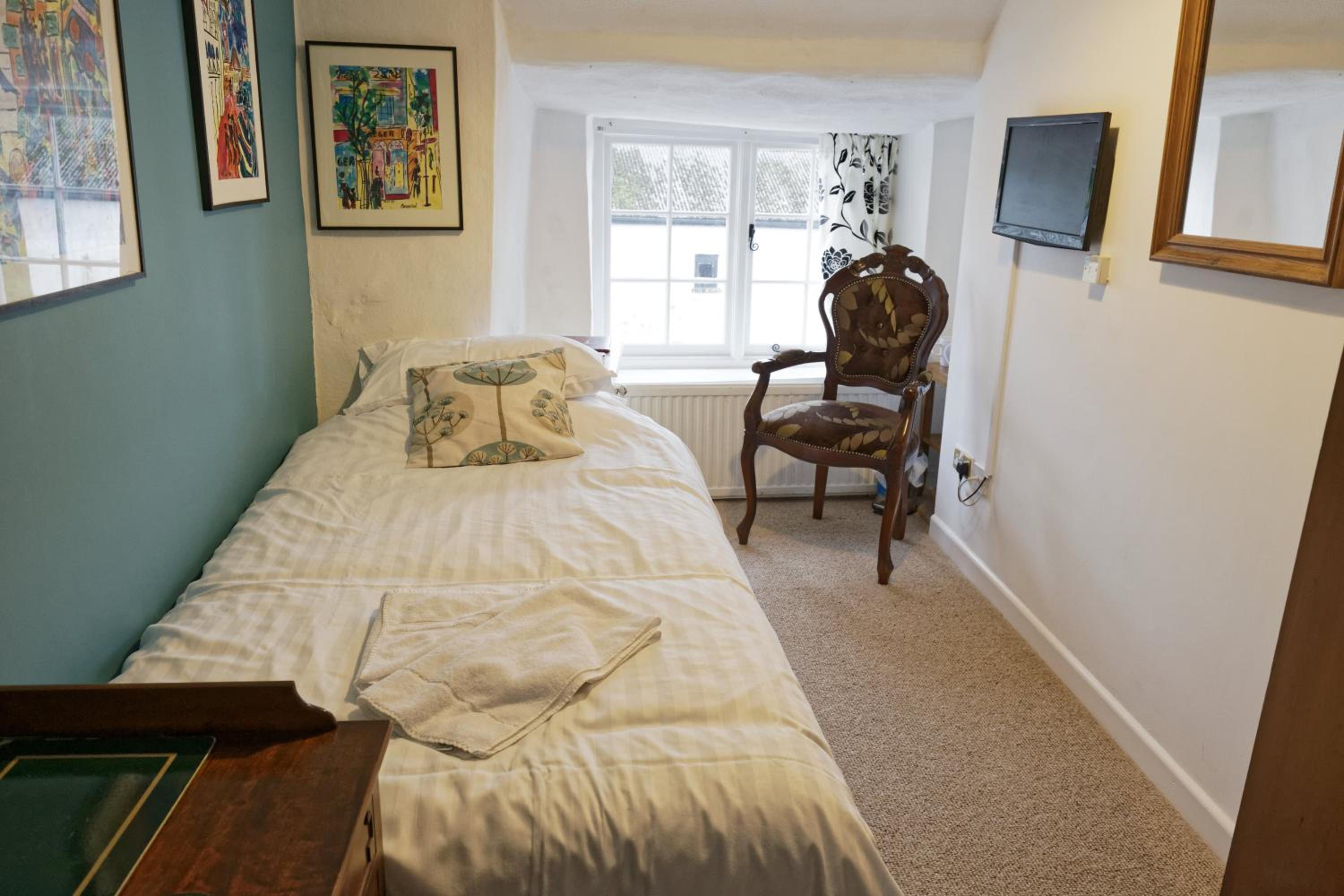 Single Room With Private External Bathroom