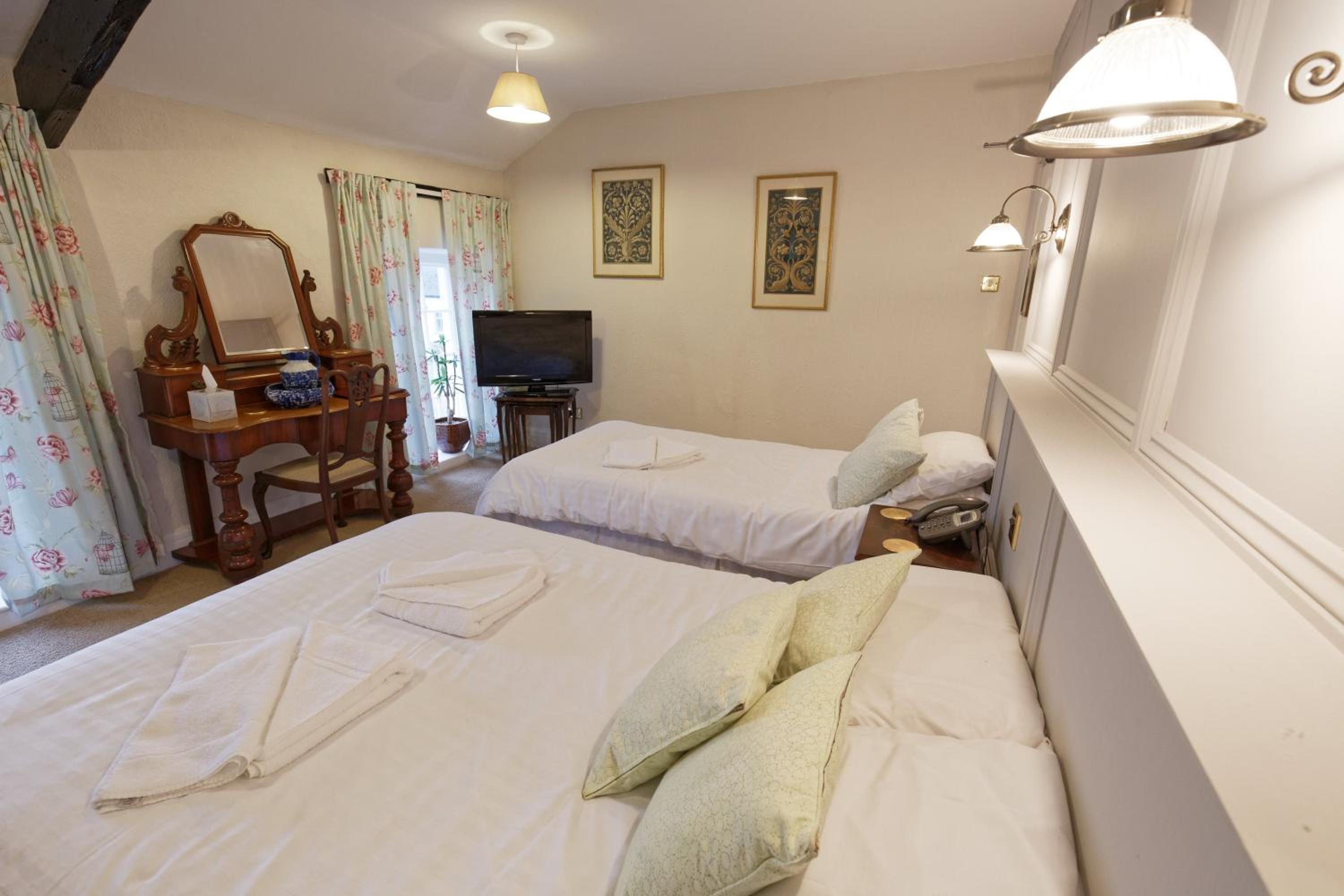 Deluxe Family Suite photo 2