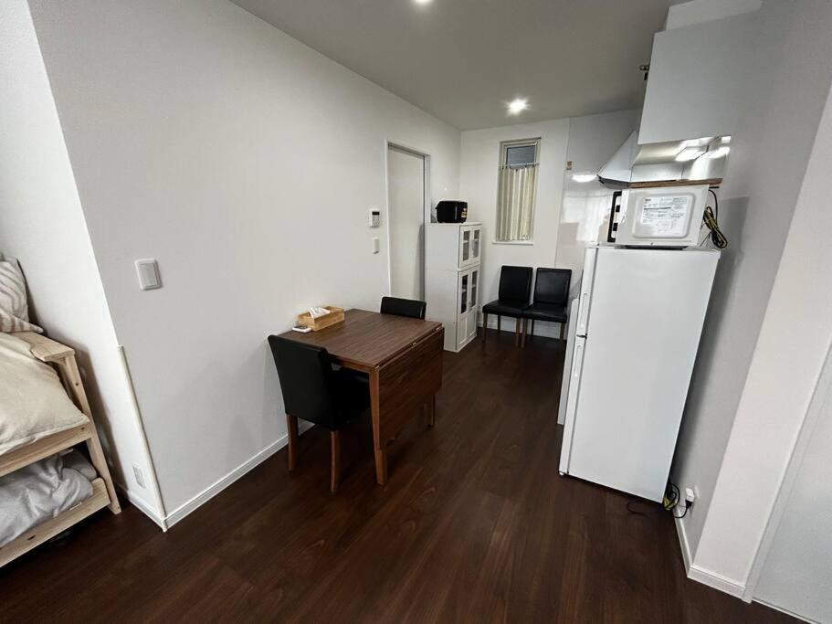 One-Bedroom Apartment photo 3