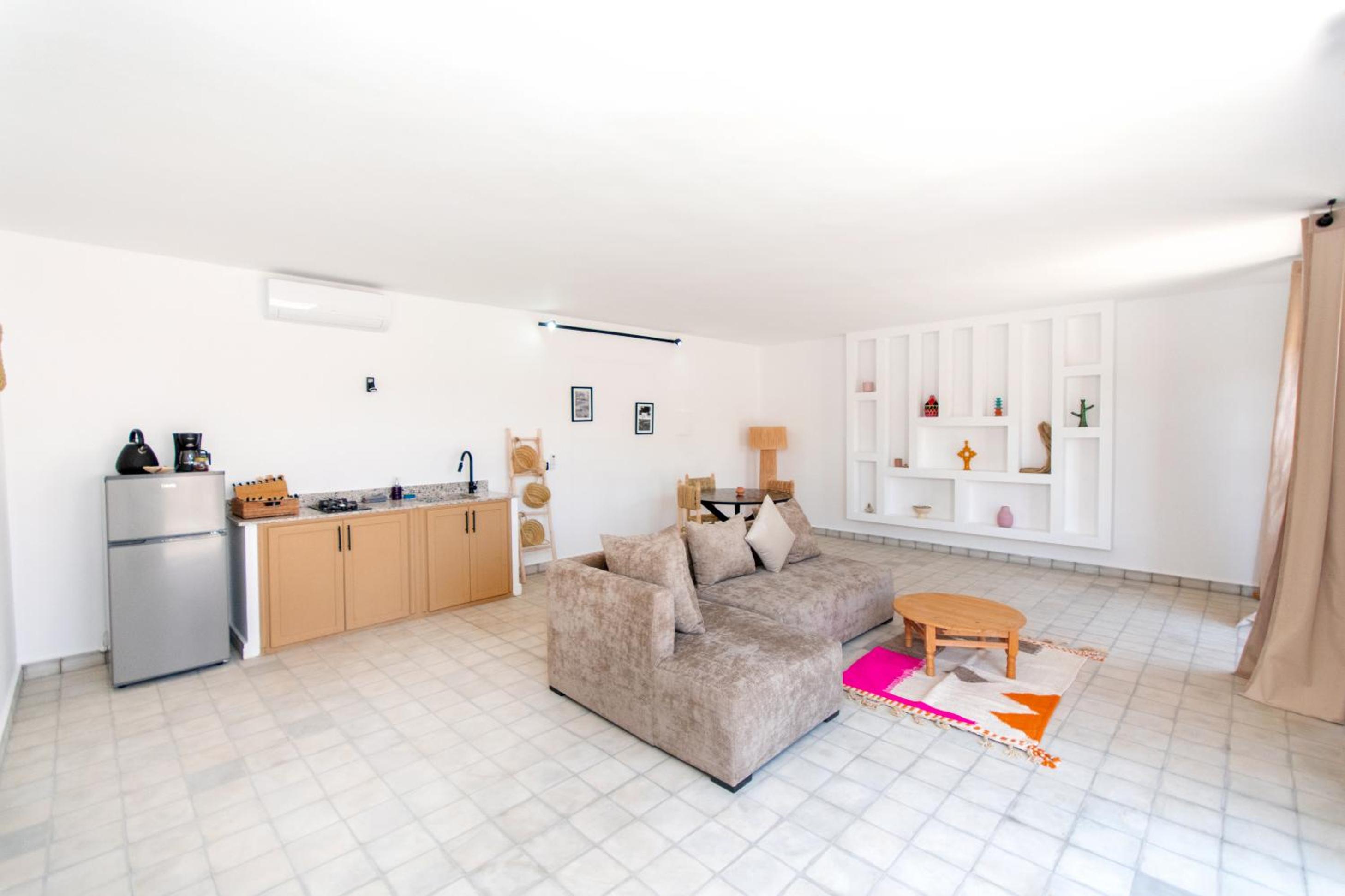 One-Bedroom House photo 1