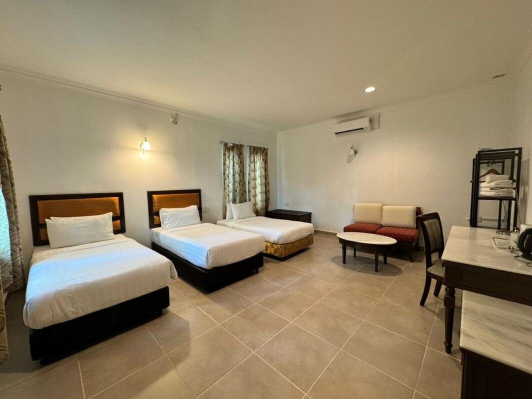 Large Double Or Twin Room photo 2