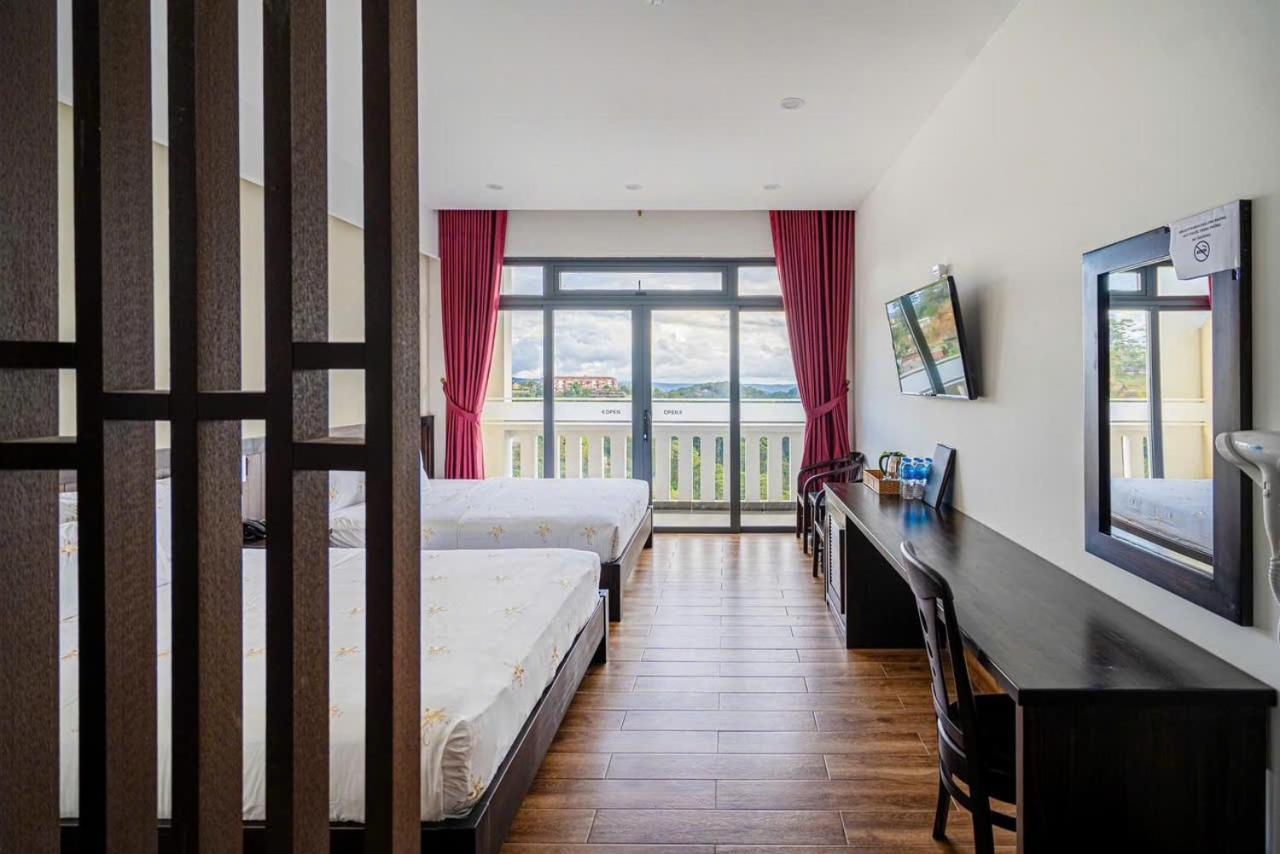 Family Suite With Balcony photo 1