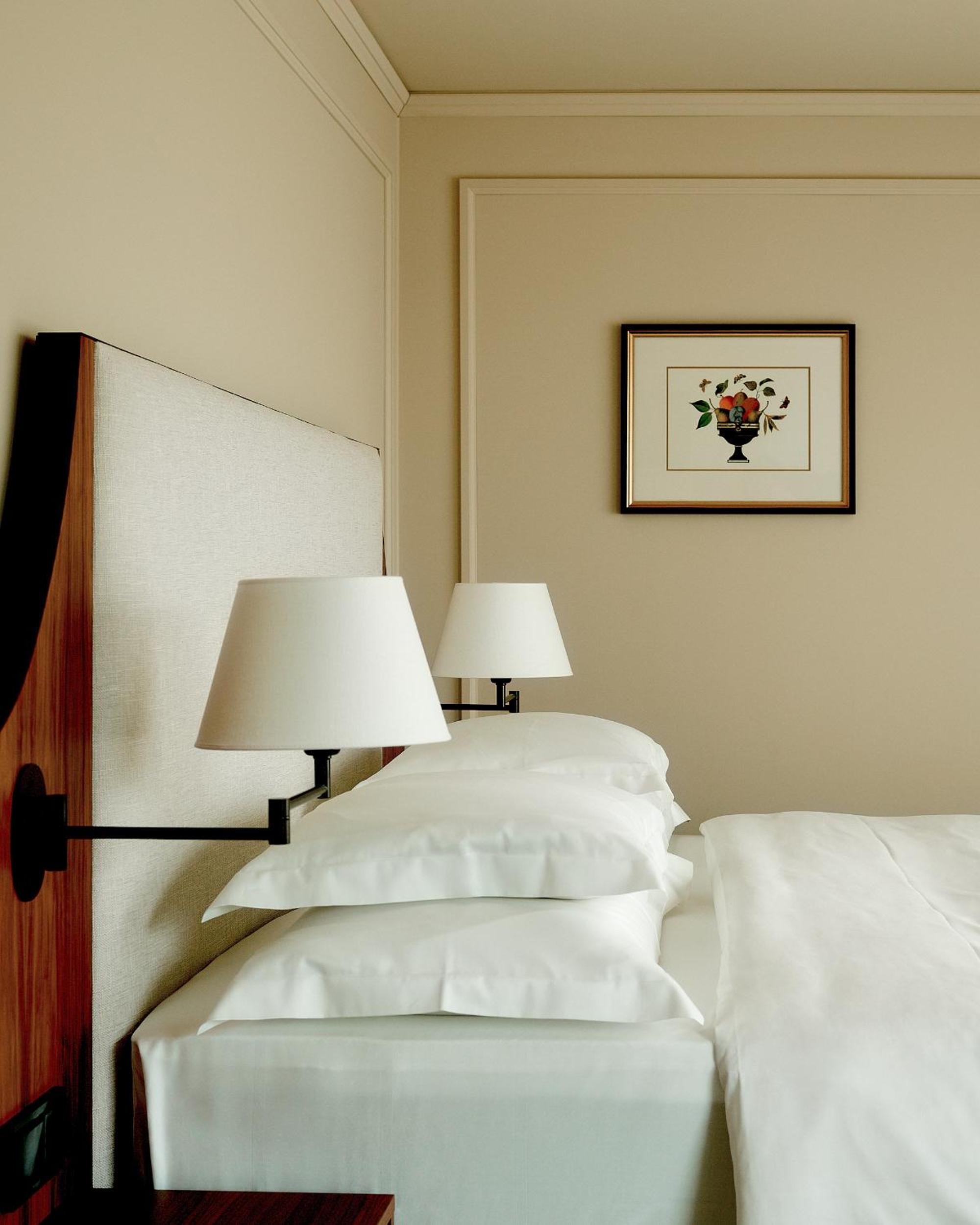 Standard Quiet Room without Window