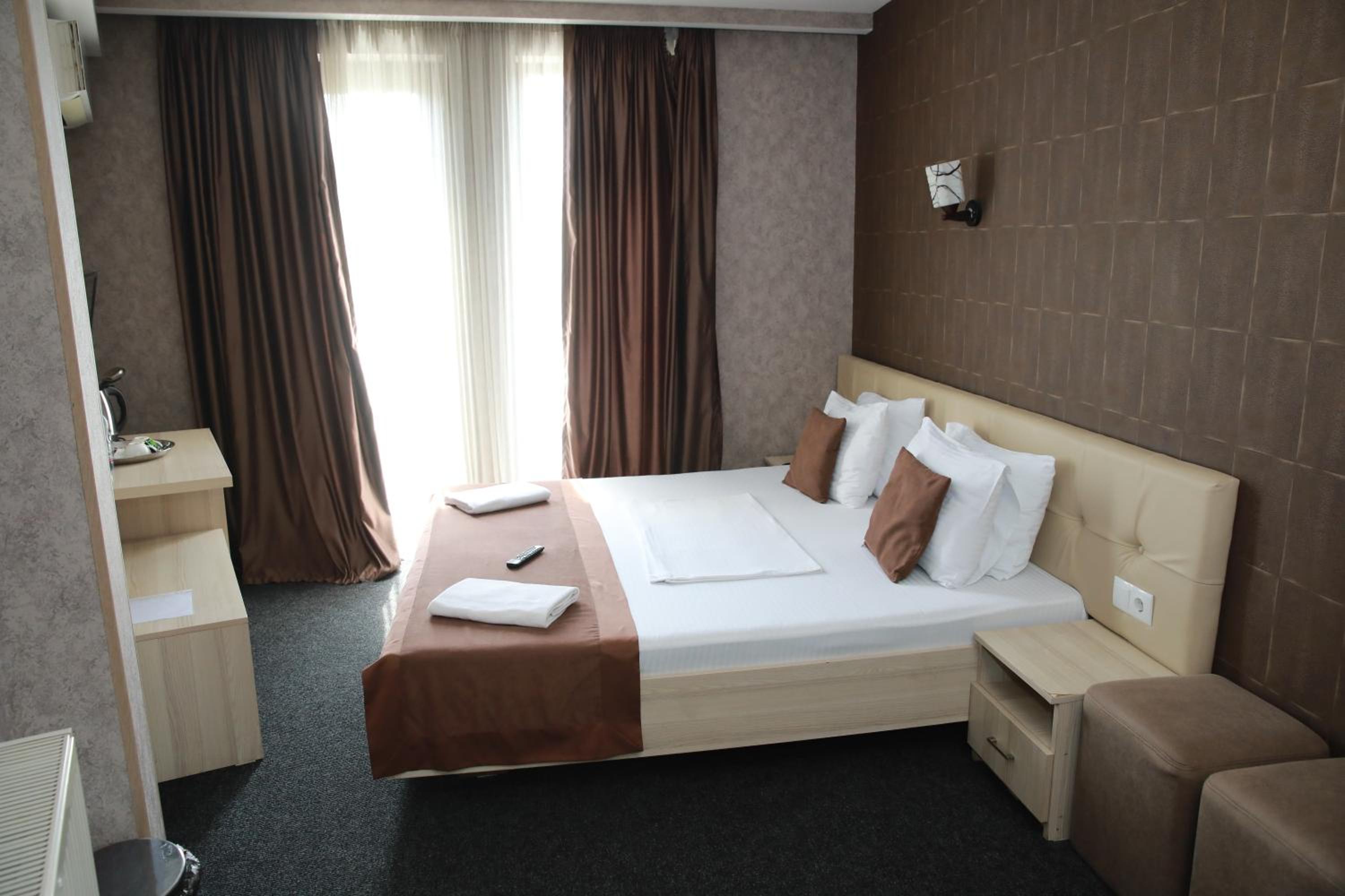 Standard King Room photo 1