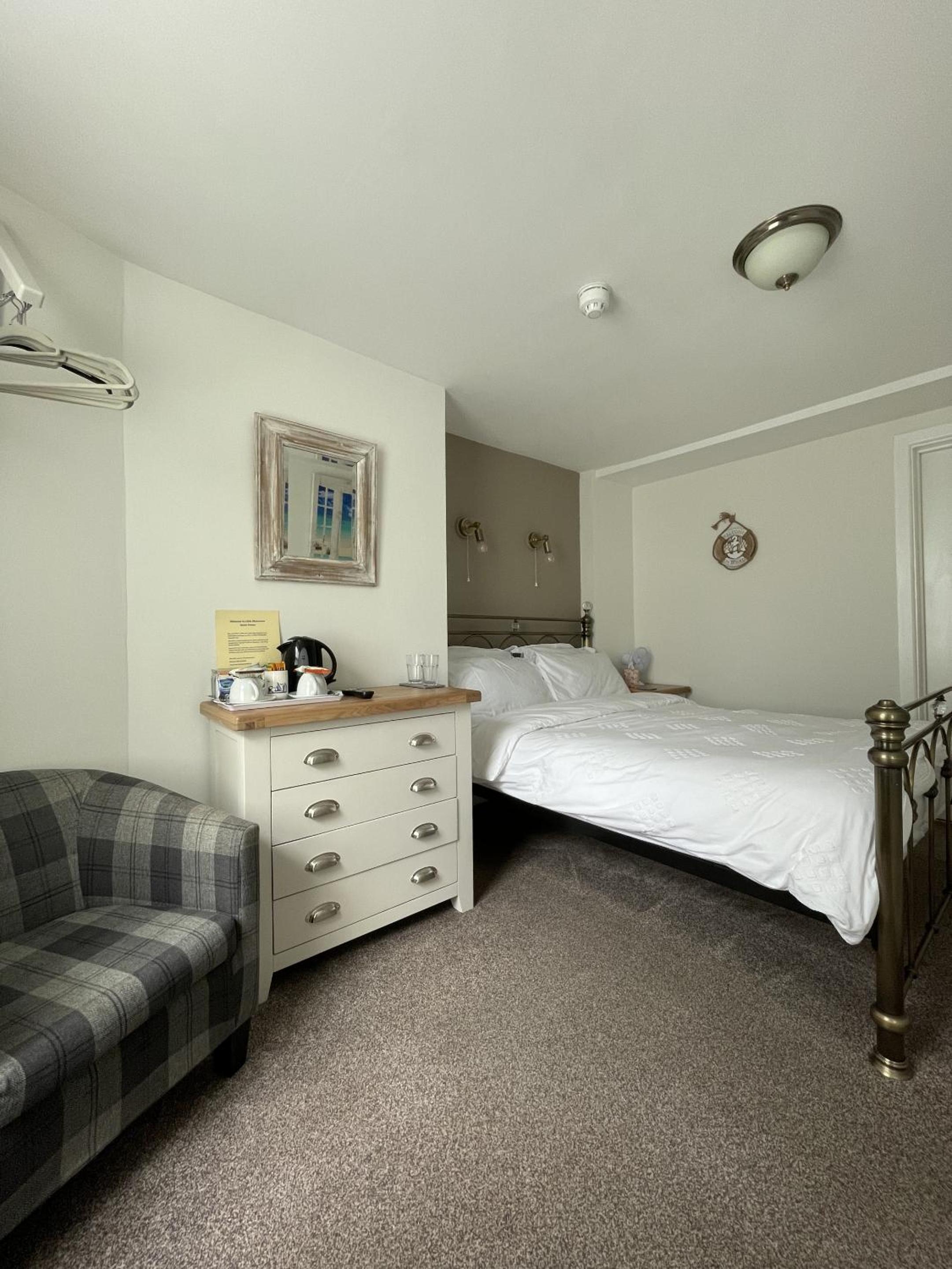 Double Room with Private Bathroom photo 3
