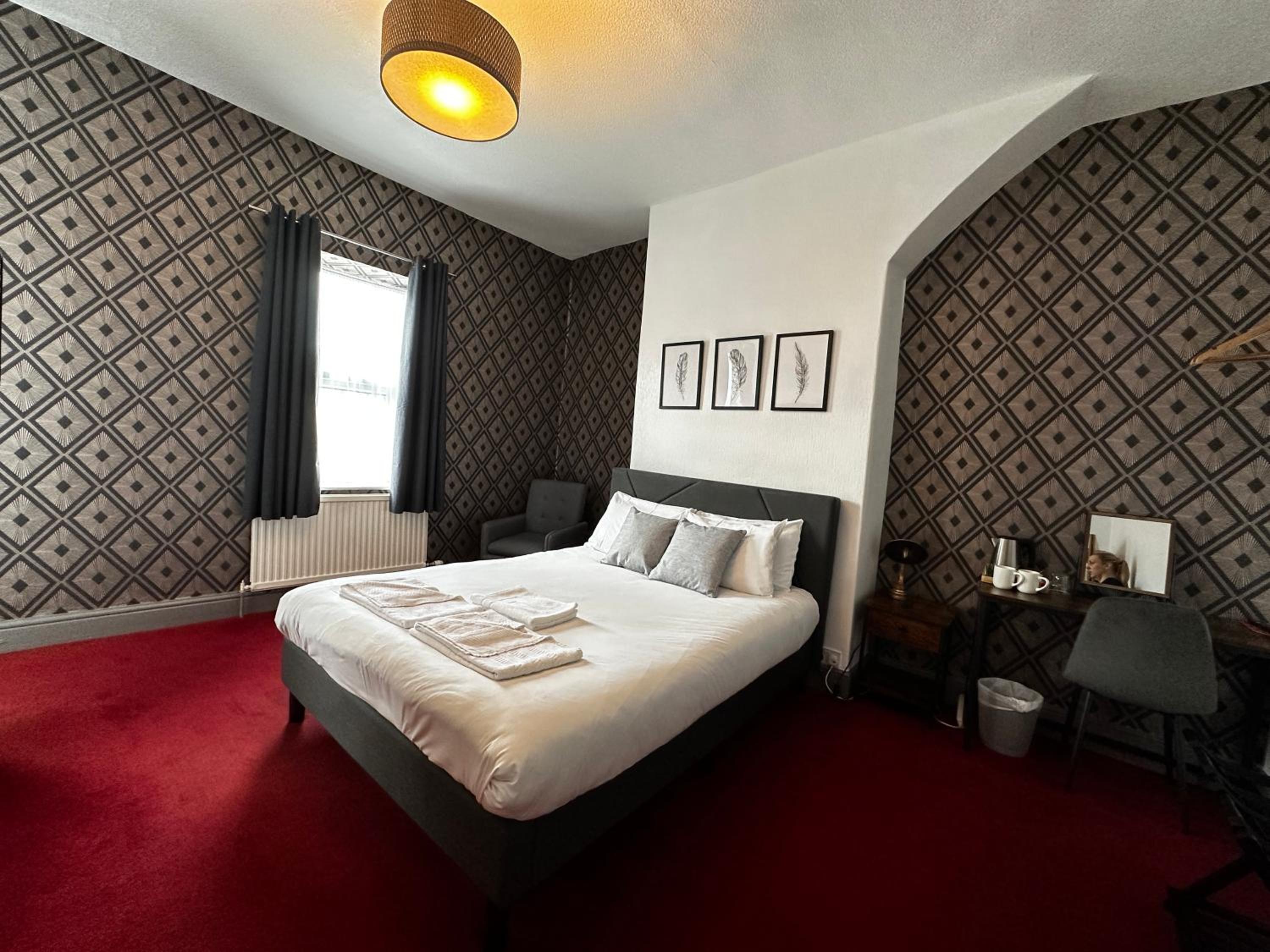 Large Double Room photo 1