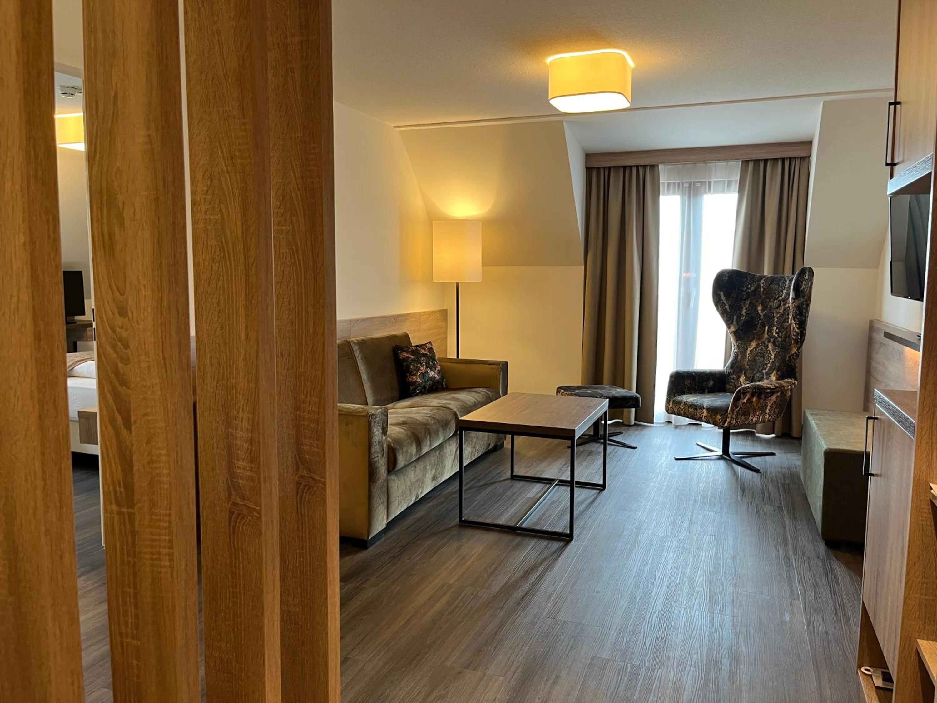 Suite - Photo 7