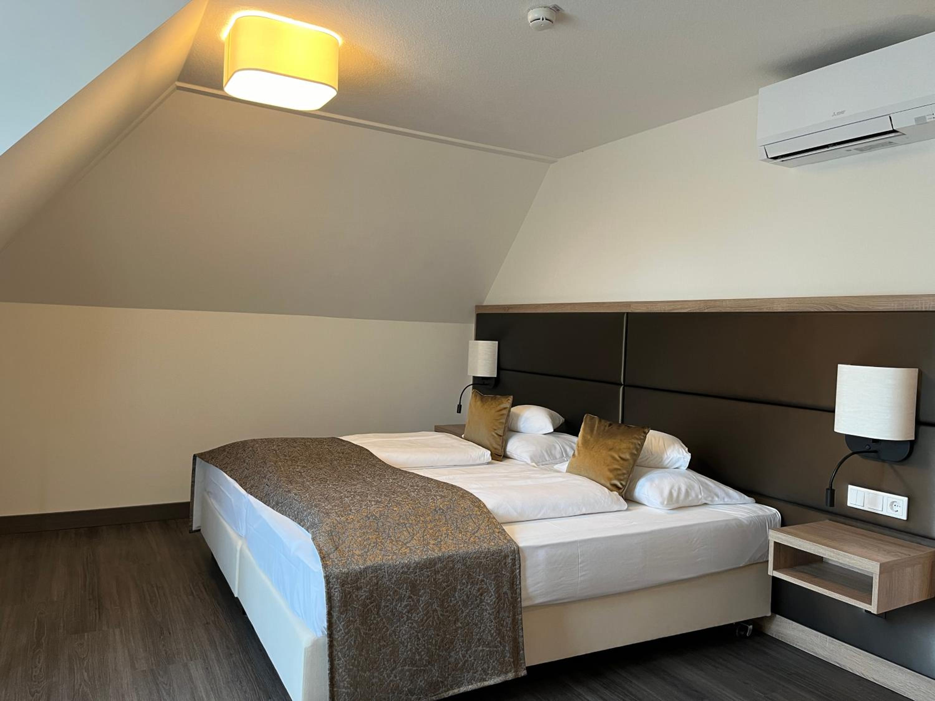Suite - Photo 5
