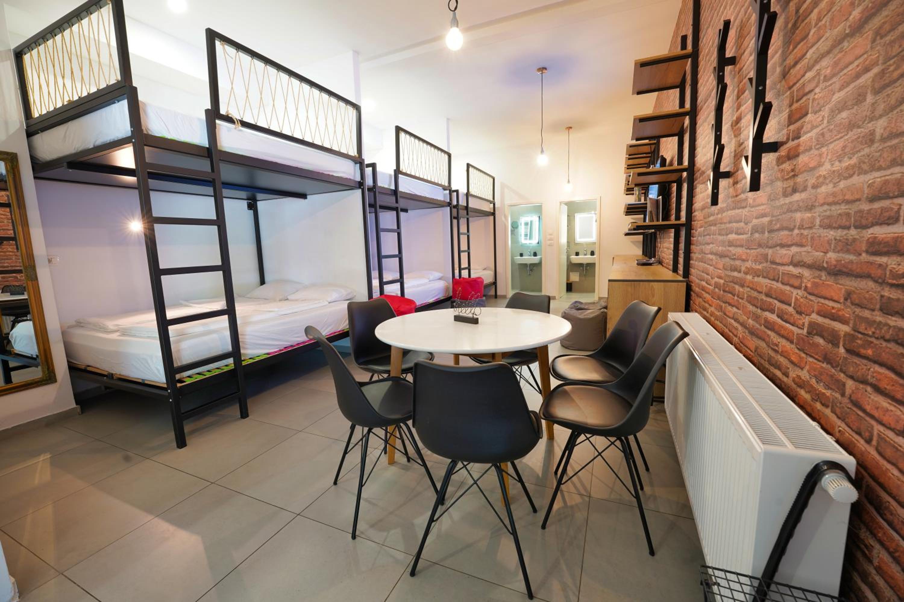 Apartment with Terrace - Photo 1