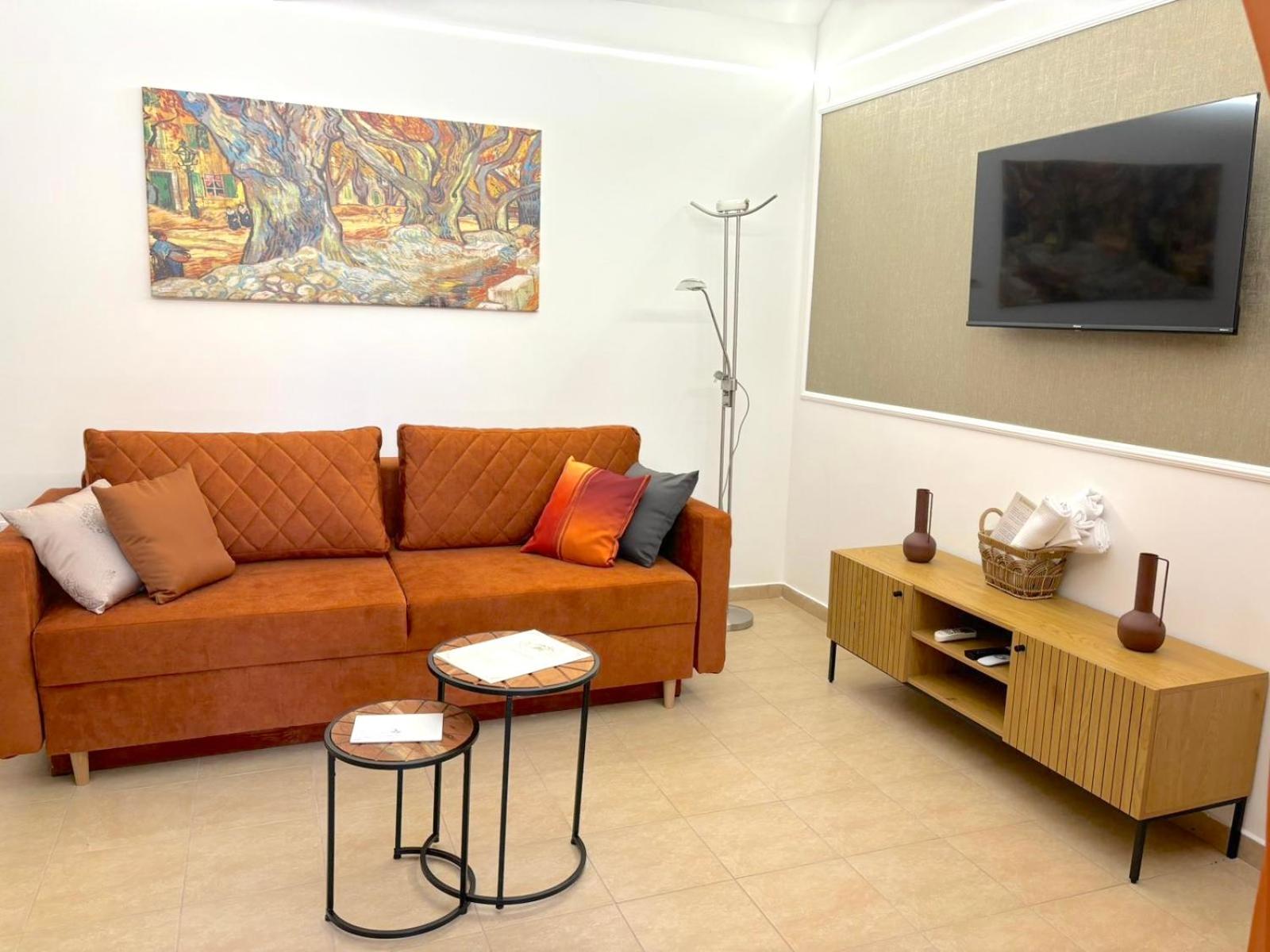 One-Bedroom Apartment photo 3