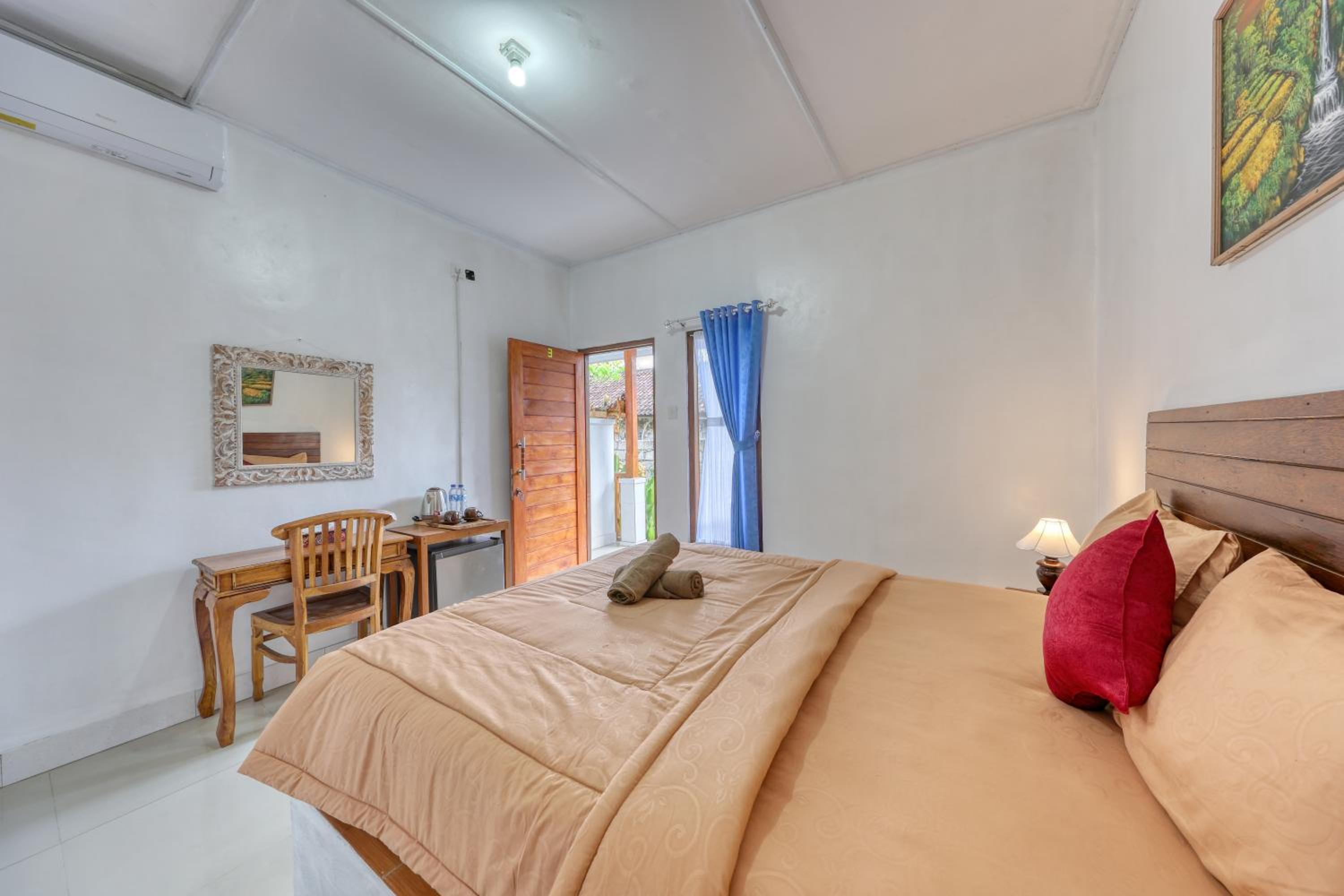 Double Room with Private Bathroom - Photo 4