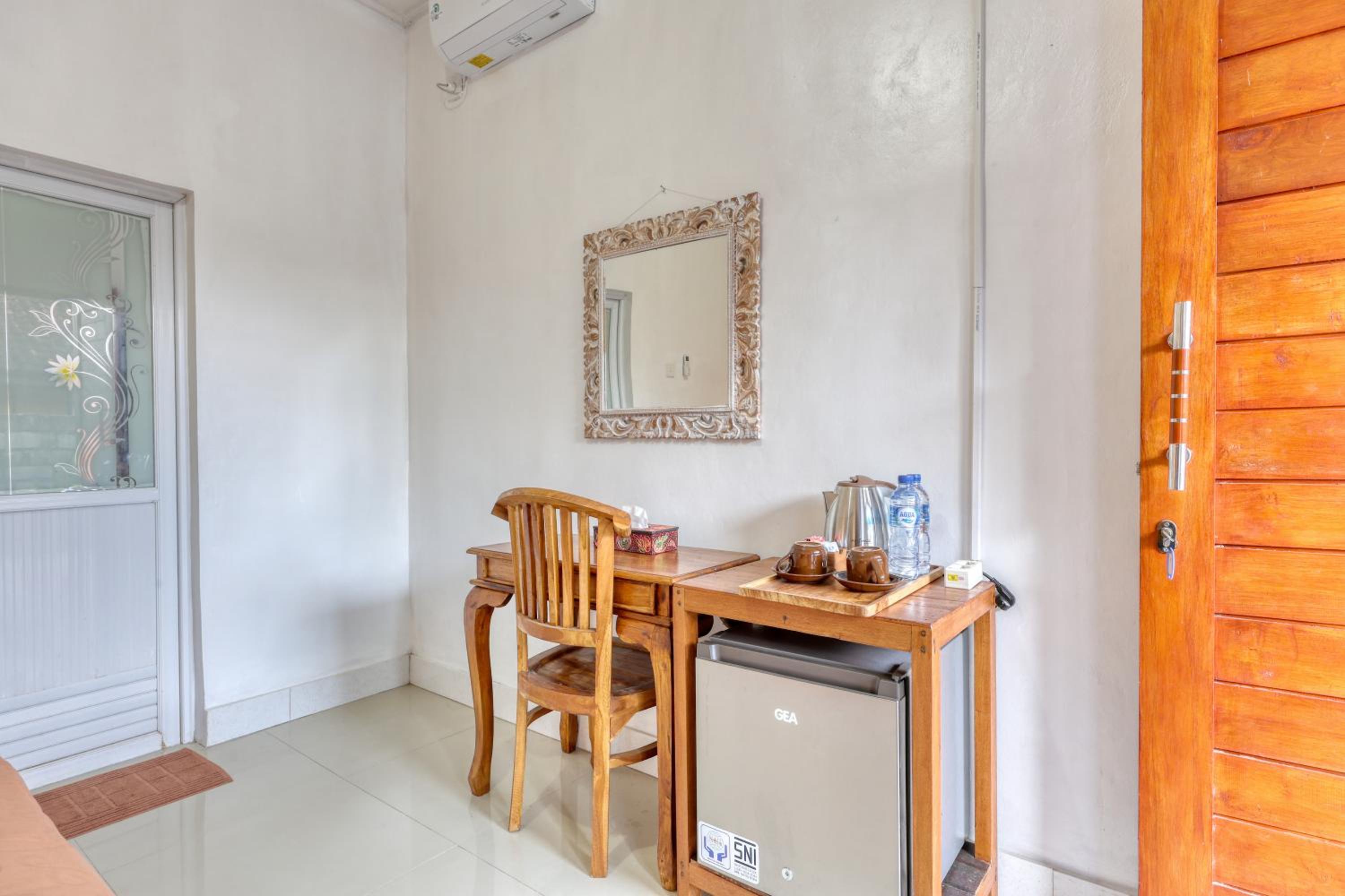 Double Room with Private Bathroom - Photo 7