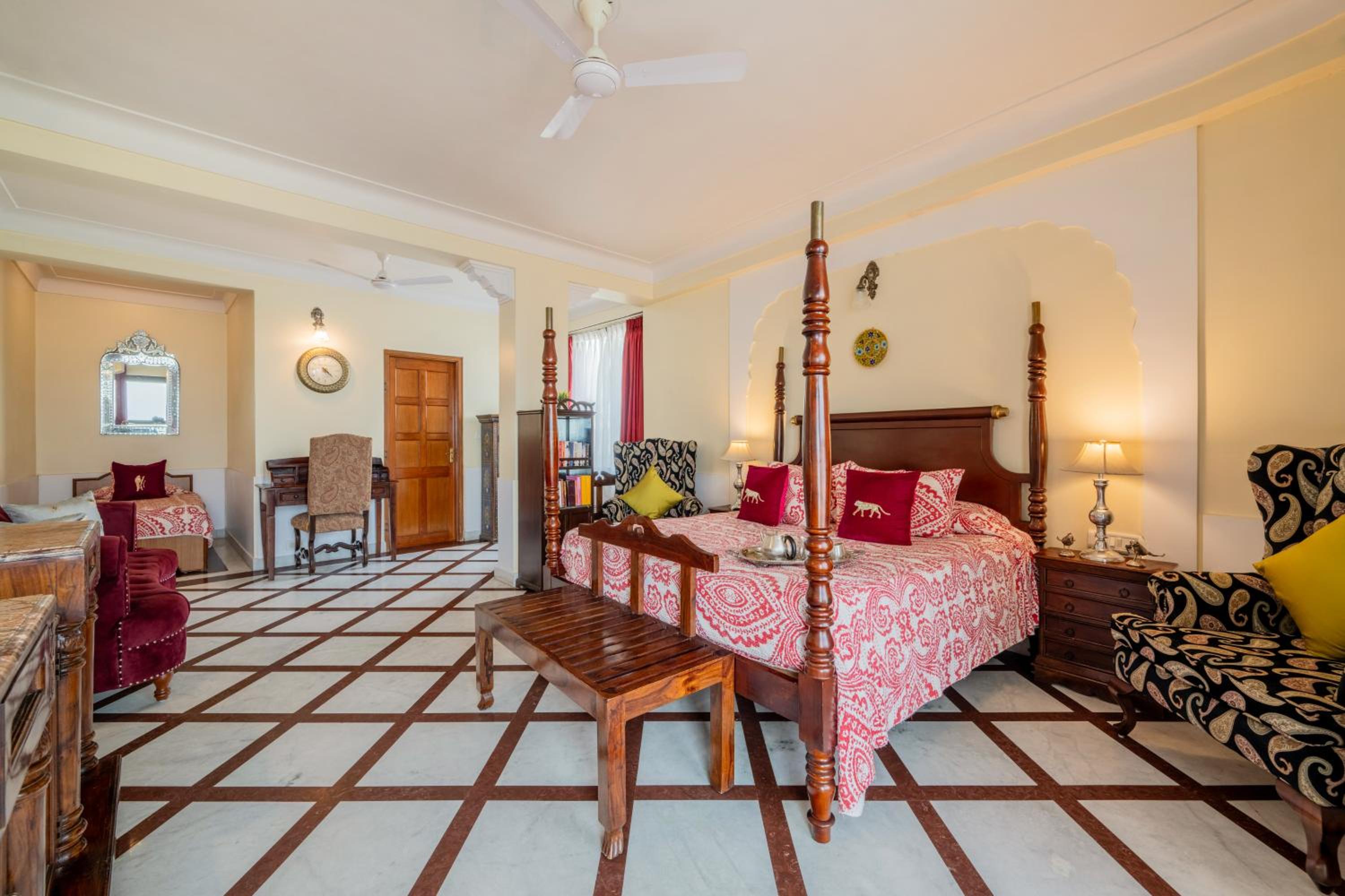 Super Deluxe Double room with complimentary Airport pickup. - Photo 1
