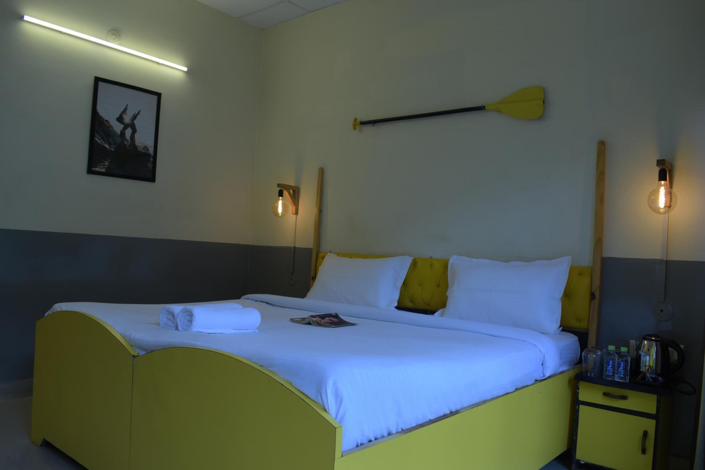 Deluxe Double Room - Photo 9
