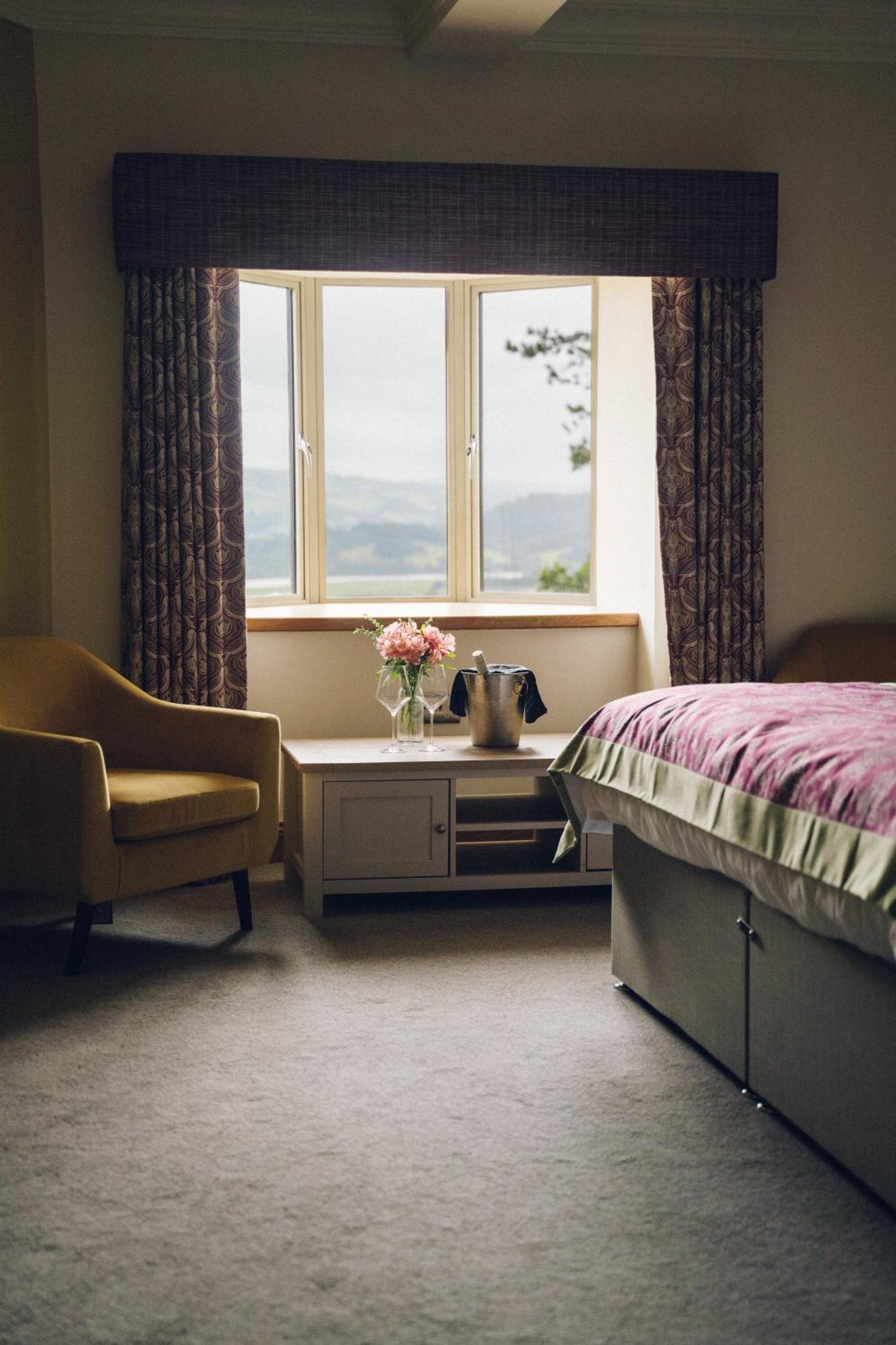 Deluxe Double Room (2 Adults + 1 Child) photo 3