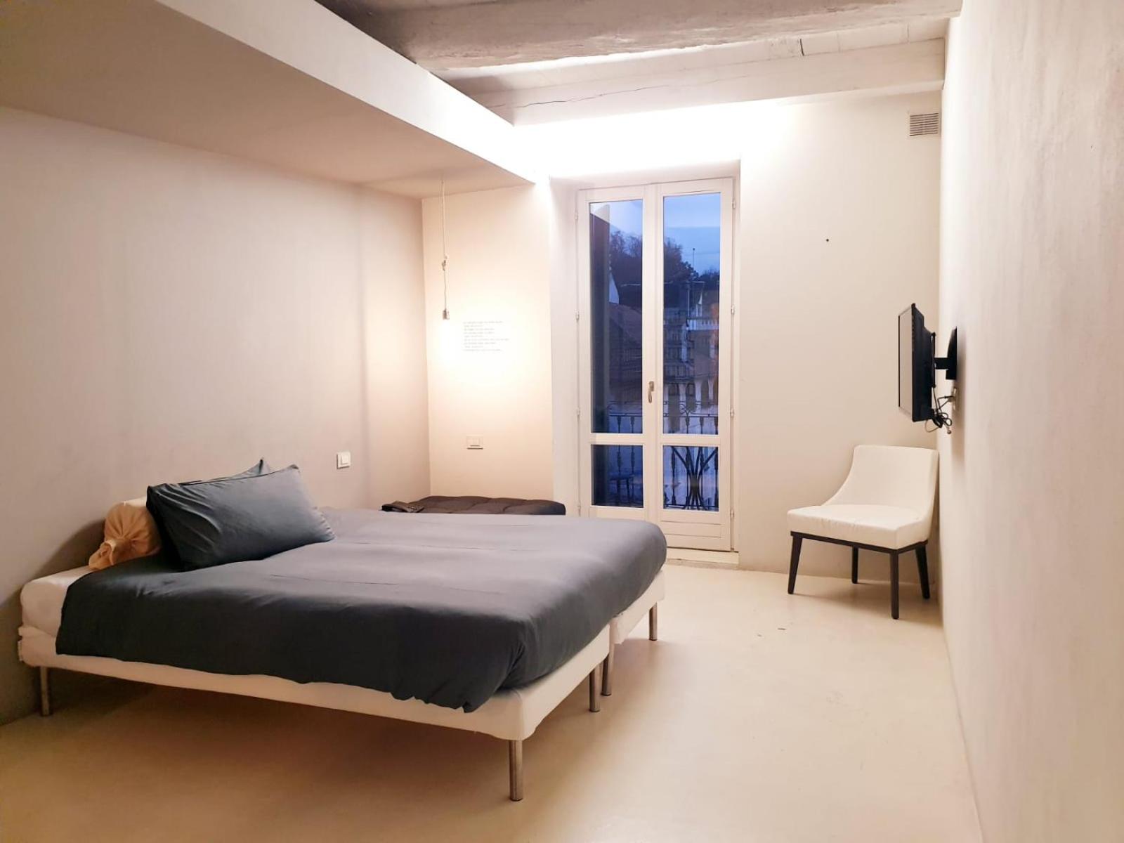 Double Room - Photo 7