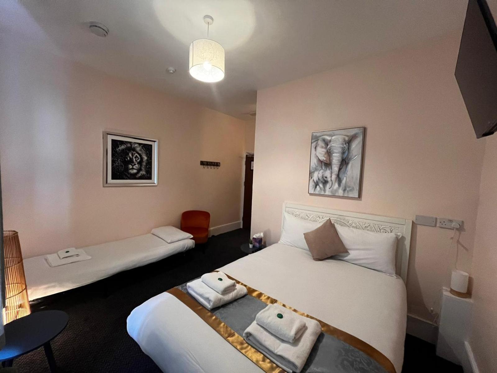 Standard Twin Room photo 1