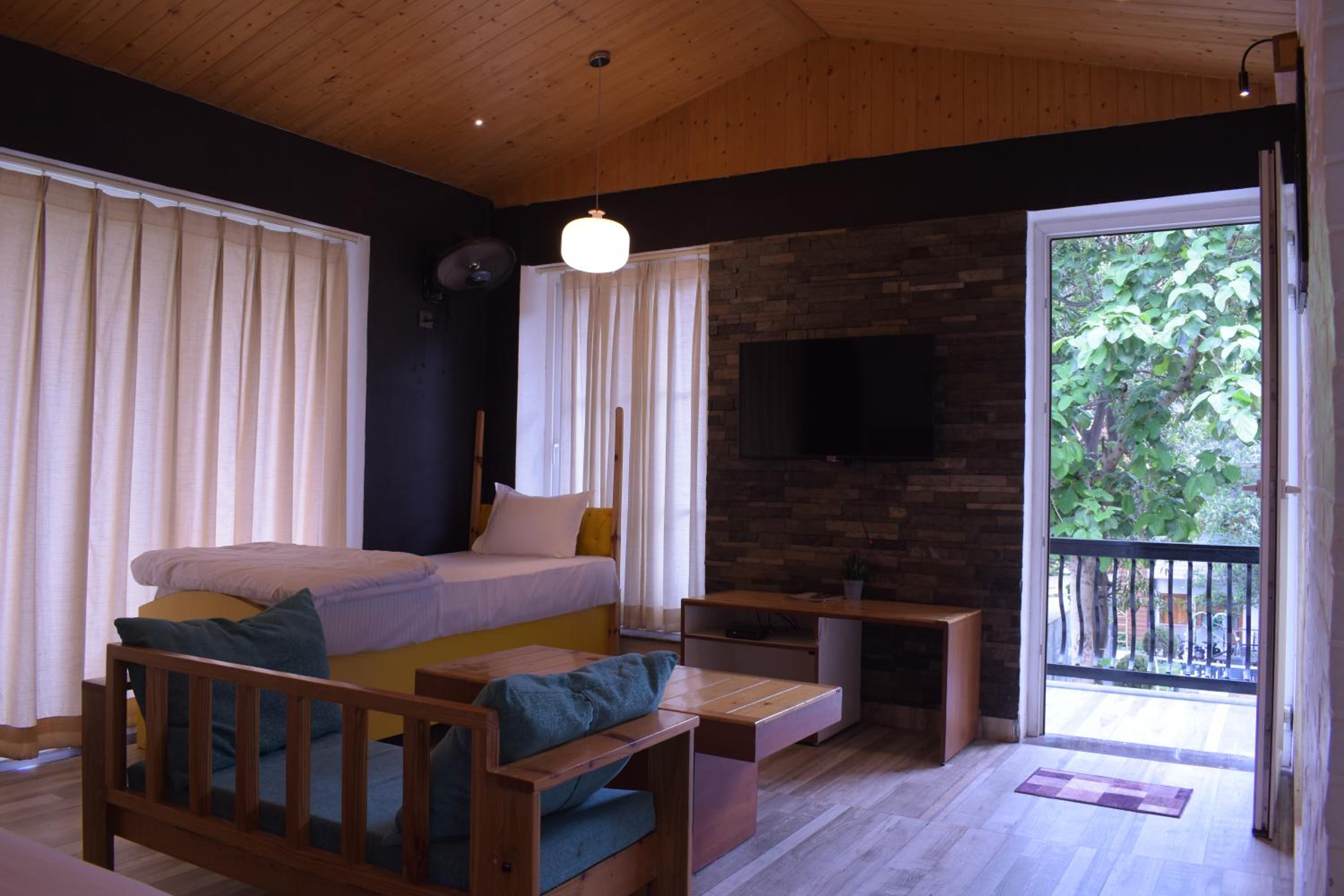 Triple Room with Mountain View - Photo 3