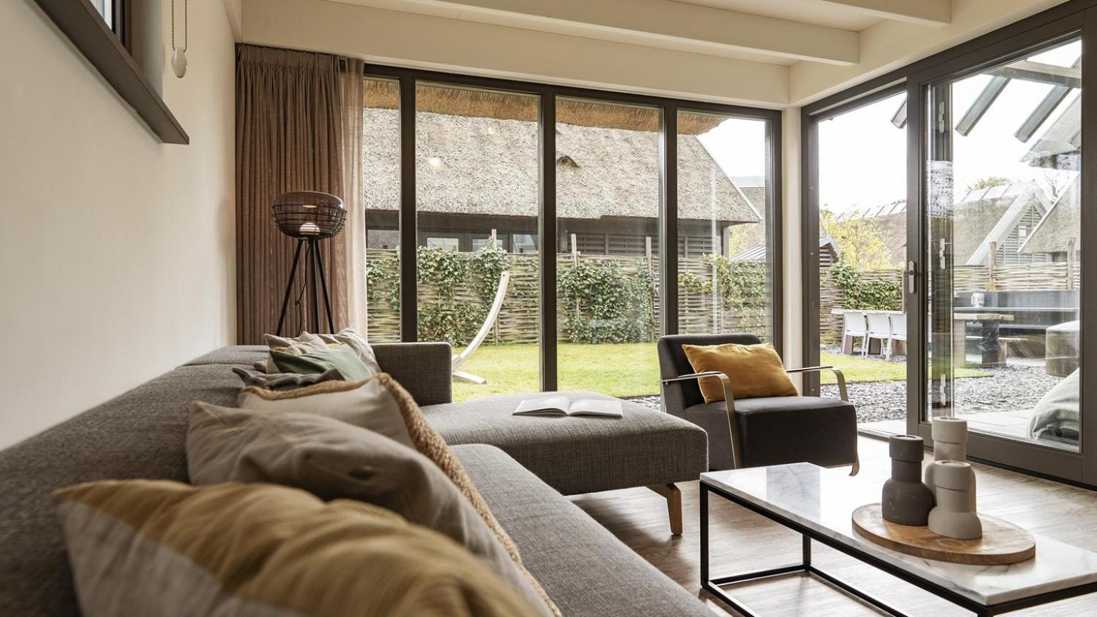 Suite Wellness Tub & Sauna – Pets are allowed