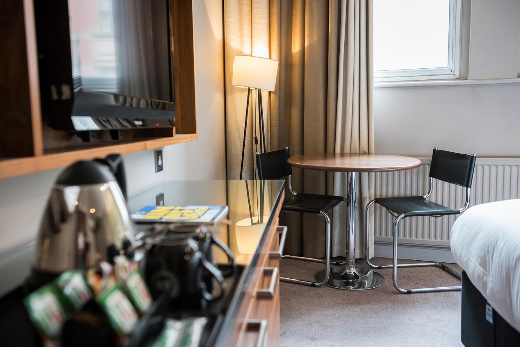 Standard Twin Room - Photo 2