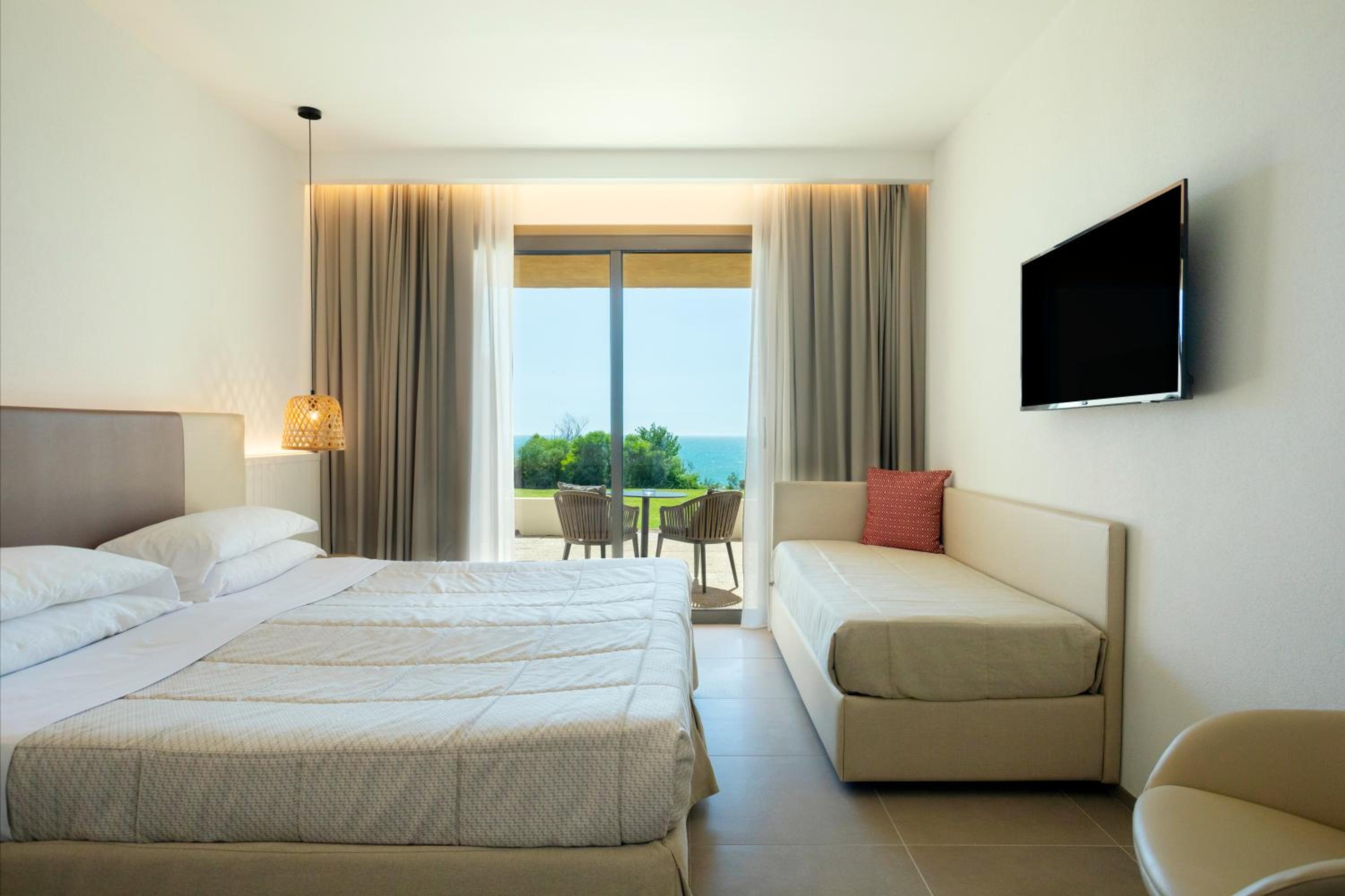 Superior Triple Room - Photo 3