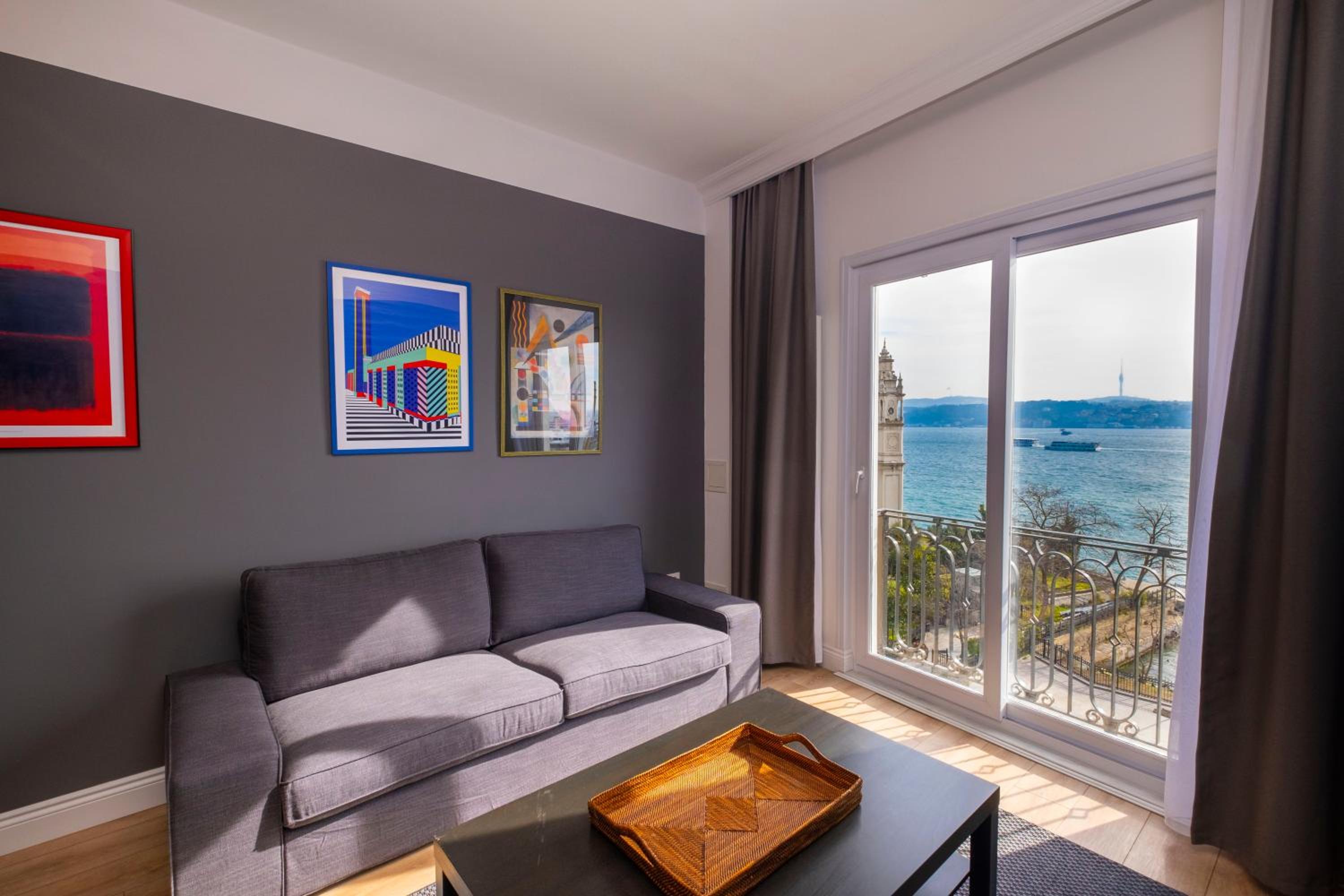 Two-Bedroom Apartment with Sea View photo 2