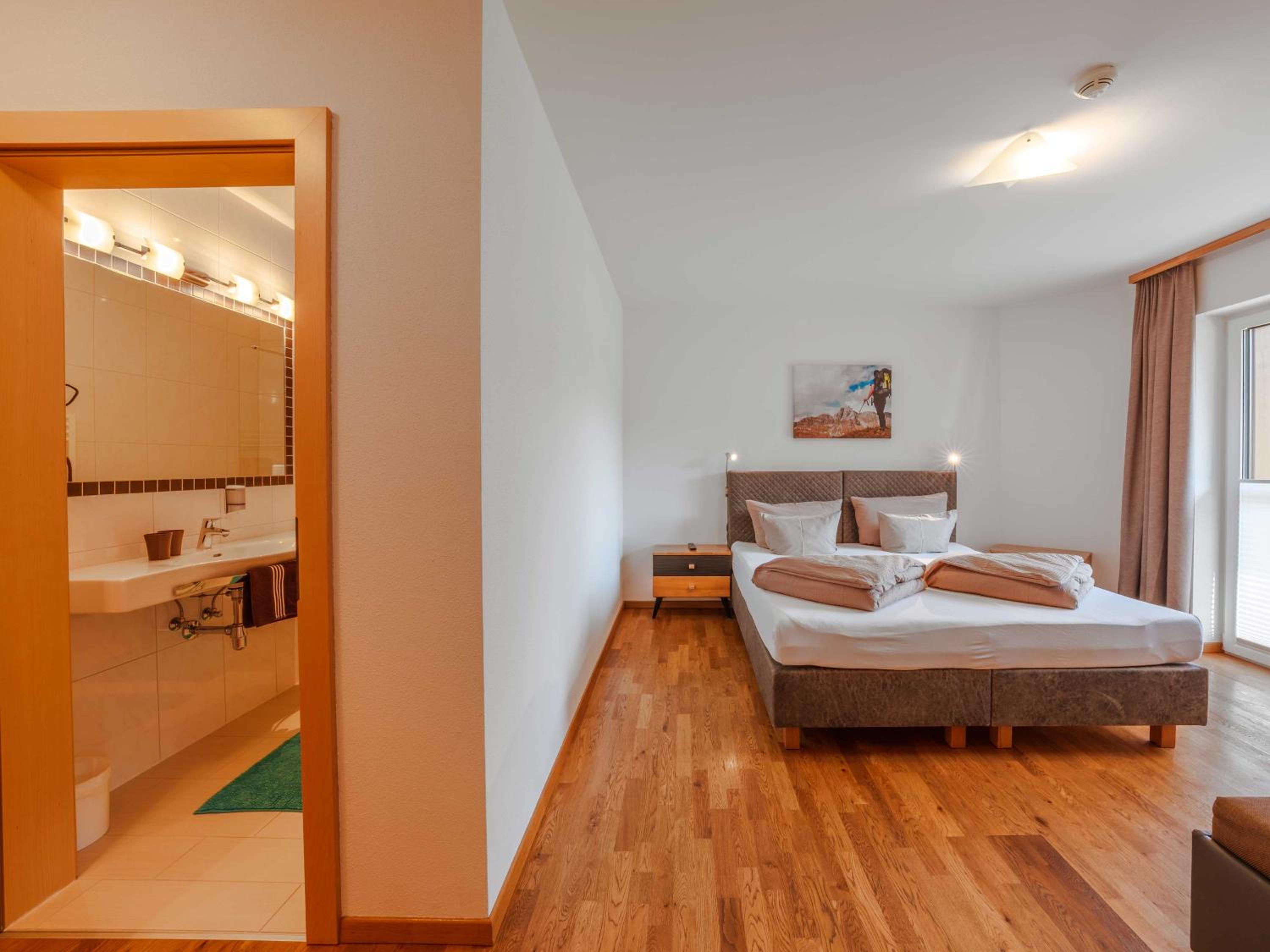 Two-Bedroom Apartment with Balcony photo 1
