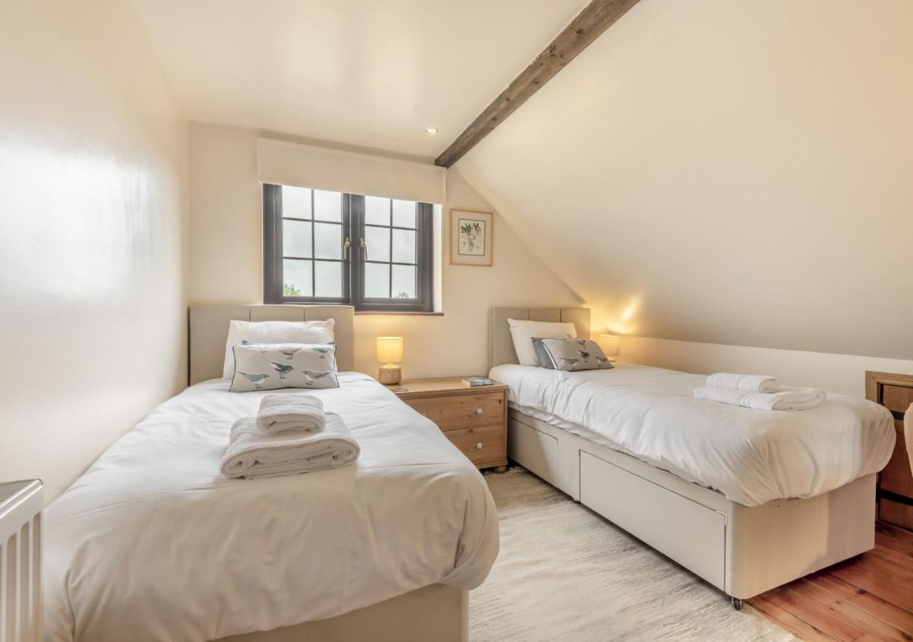 Three-Bedroom House photo 2