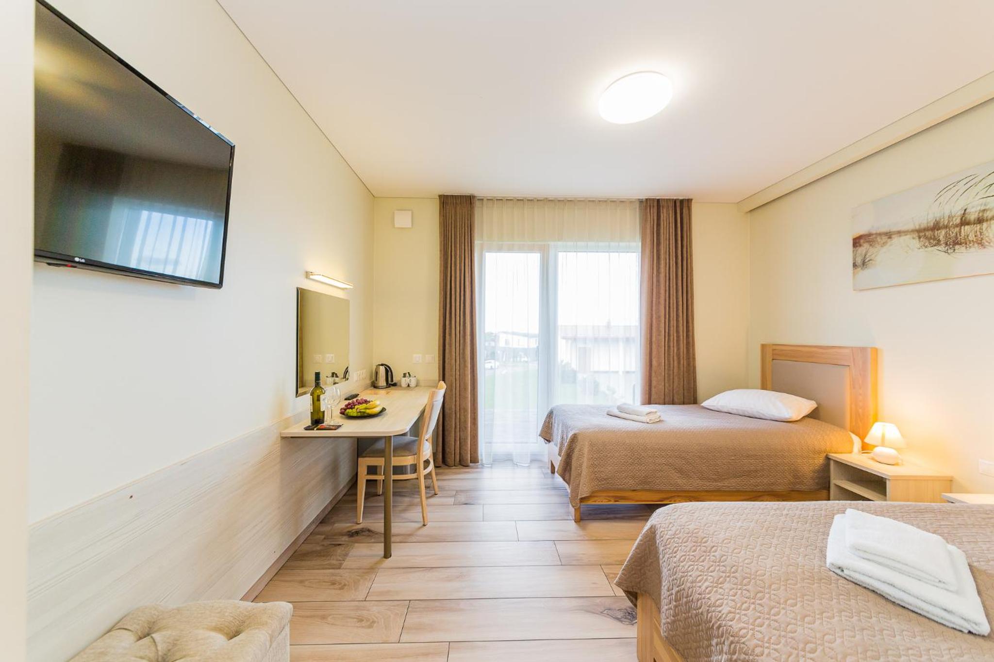 Twin Room with Terrace - Photo 13