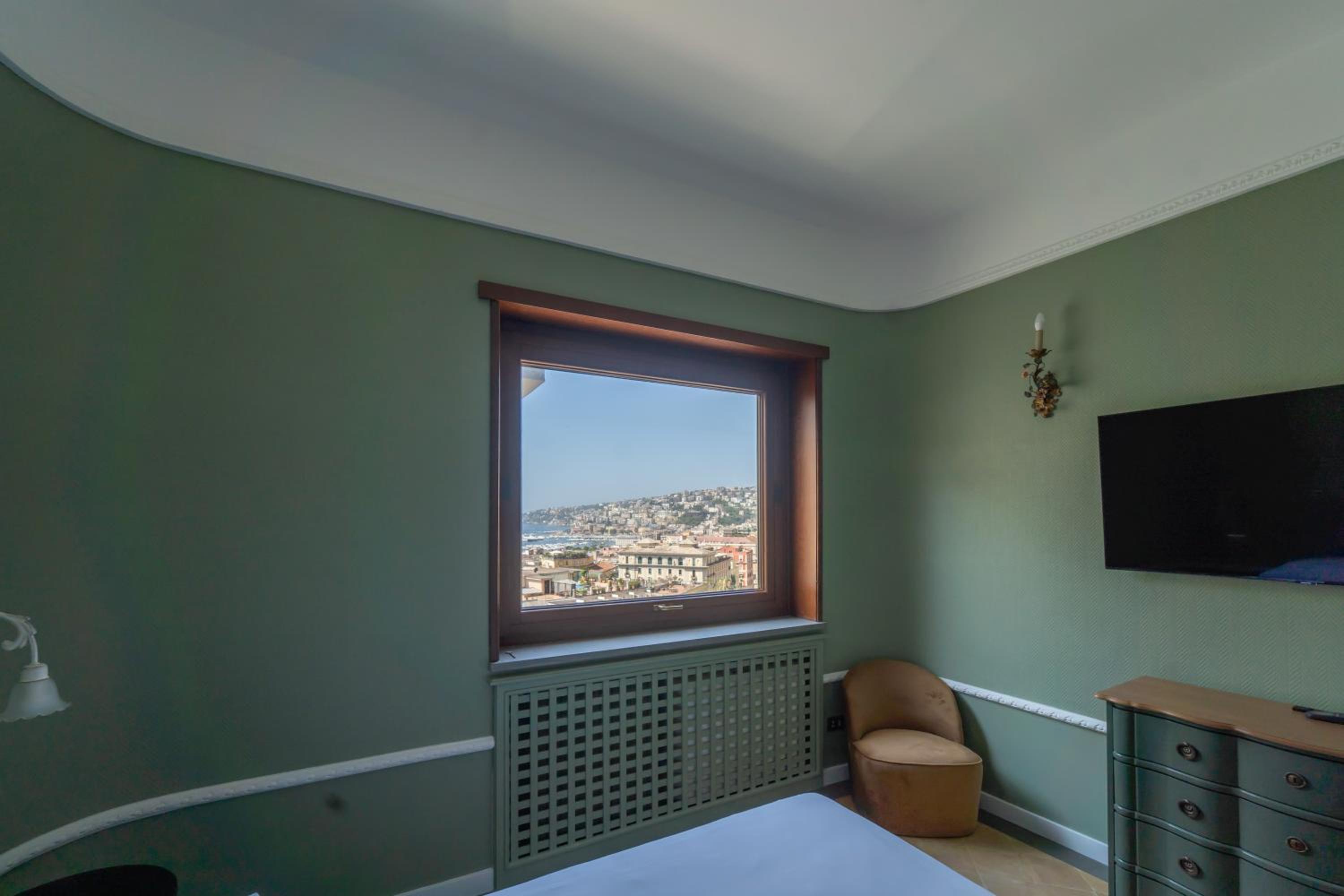 Apartment With View And Balcony